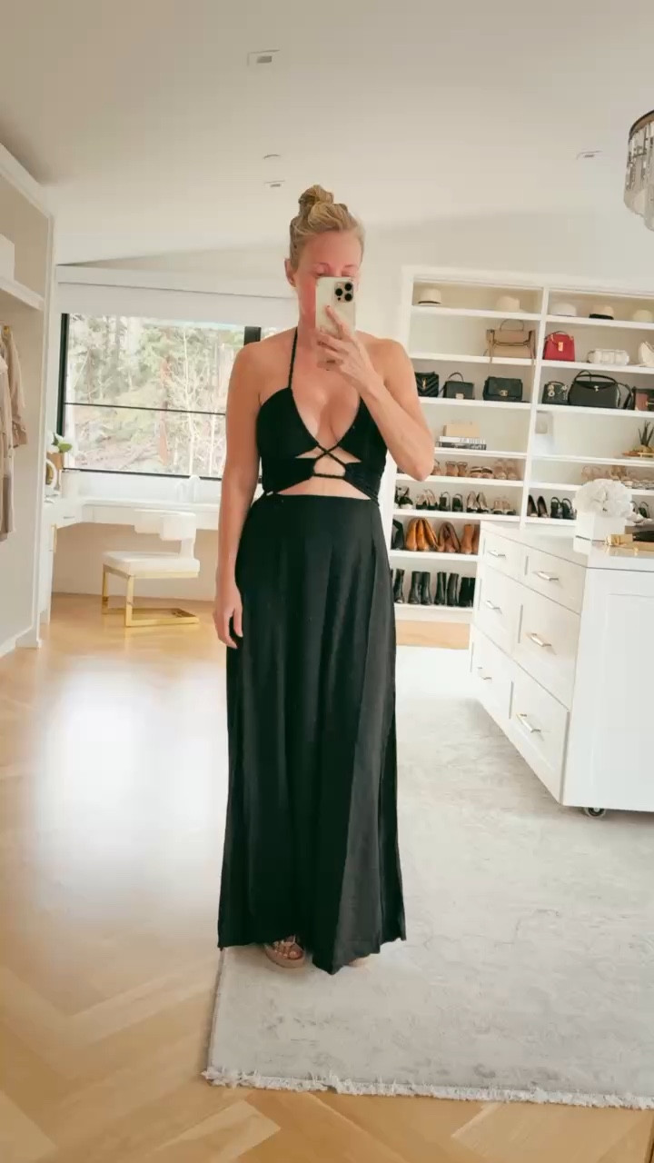 This dress is just the piece to make you feel feminine and sexy. The waist cuts in to create such a flattering shape. It’s perfect for a night out on vacation with your partner. 

#LTKOver40 #LTKSeasonal #LTKTravel