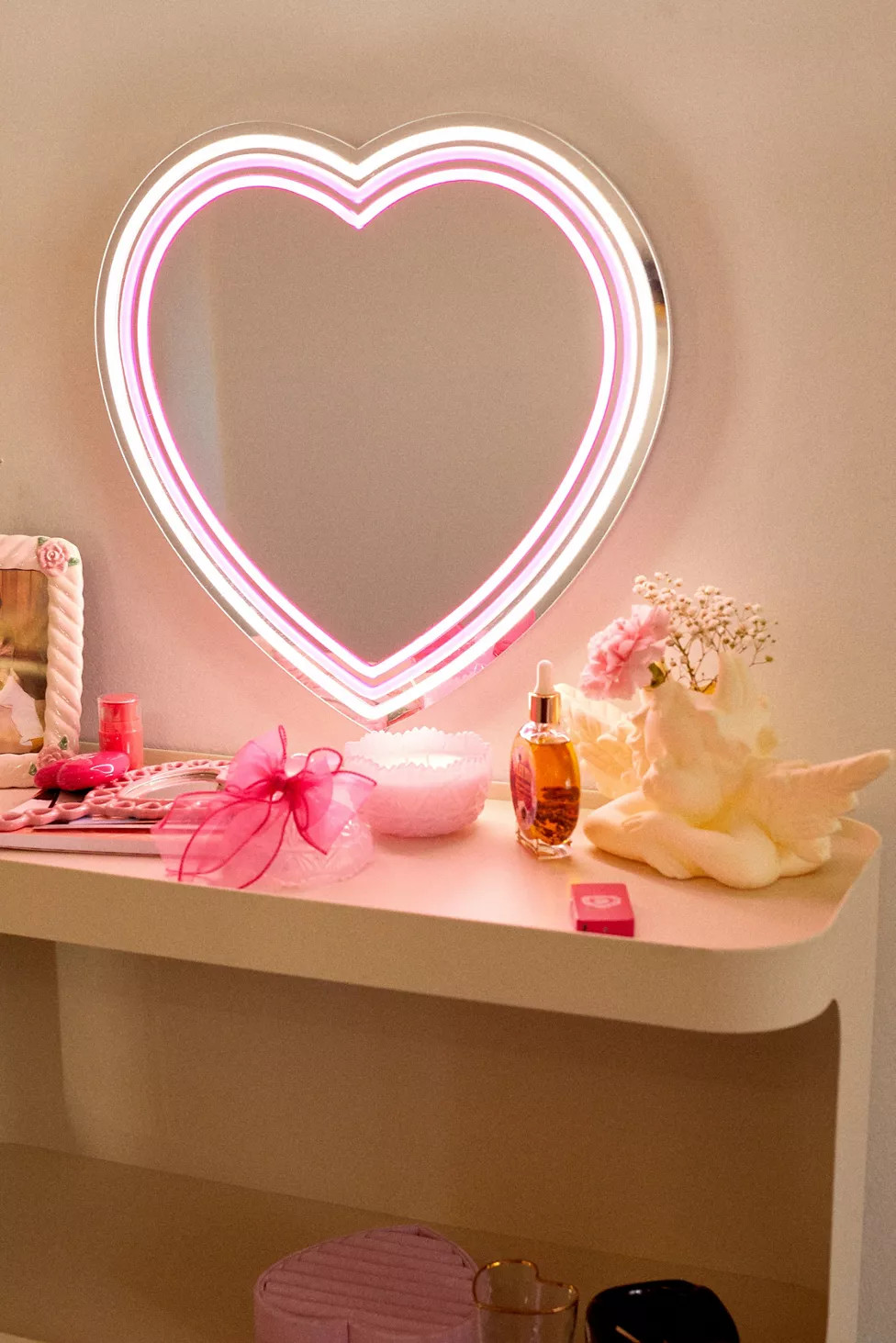 Heart LED Wall Mirror | Urban Outfitters (US and RoW)