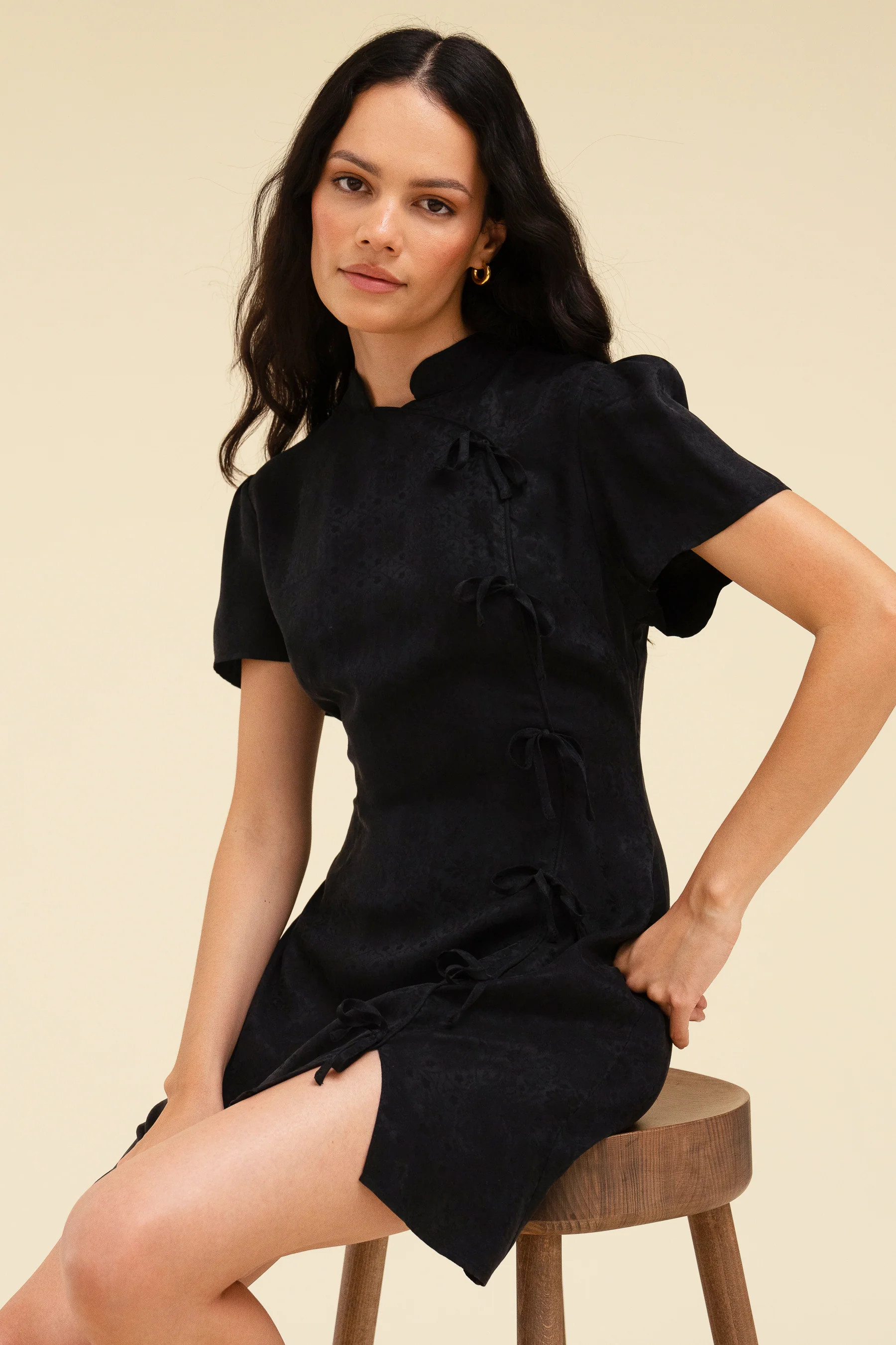 YUA DRESS - NOIR FLEUR | Sisterhood