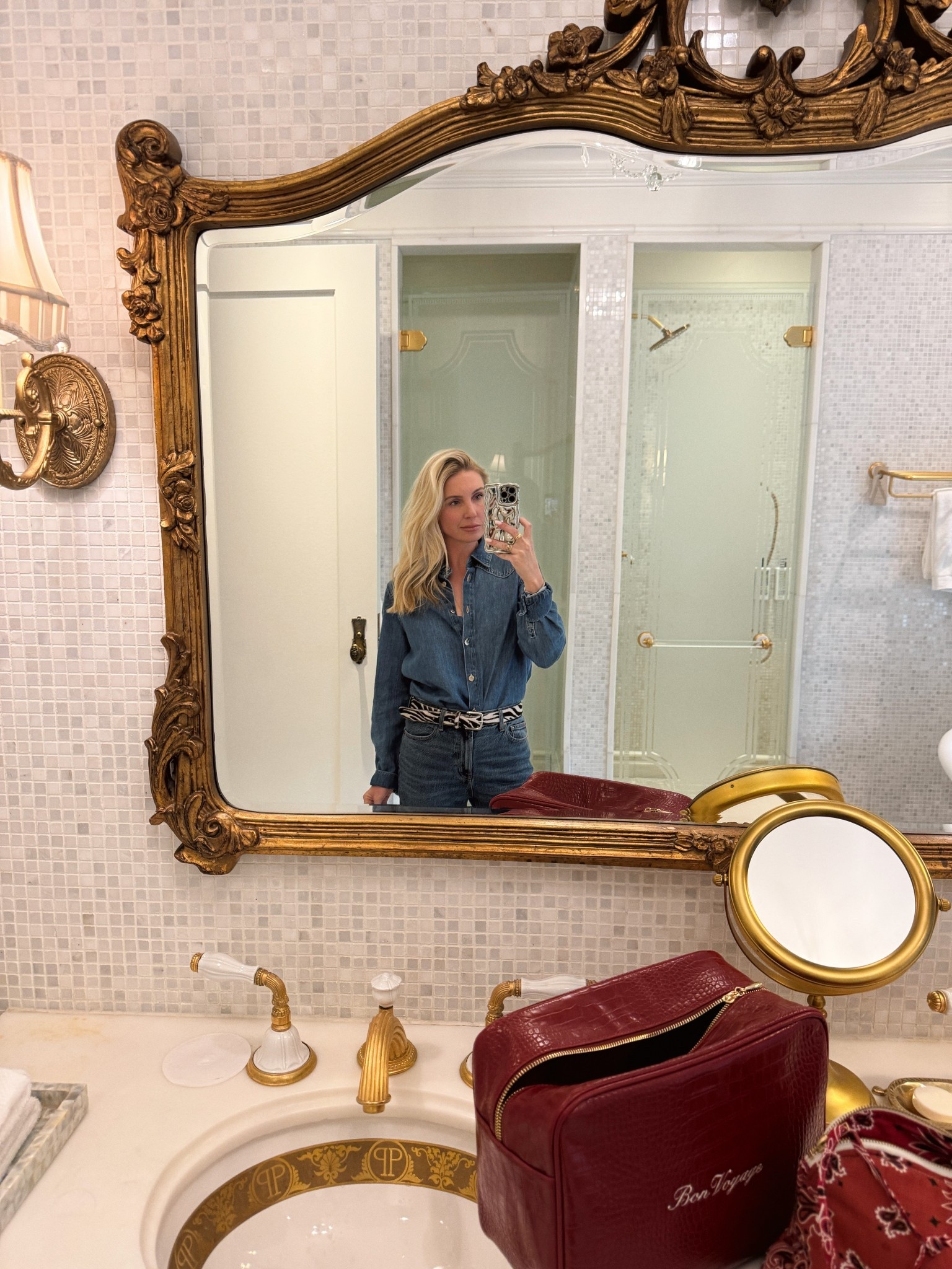 The perfect denim button down from Zara!

#LTKgrwm #LTKootd