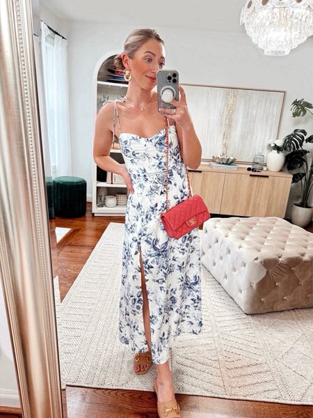 The most gorgeous dress for a Spring wedding or Easter! 🩵 Runs TTS! I have the size 4!

Dresses, reformation, spring wedding, wedding guest dress 

#LTKsalealert #LTKfindsunder100 #LTKstyletip