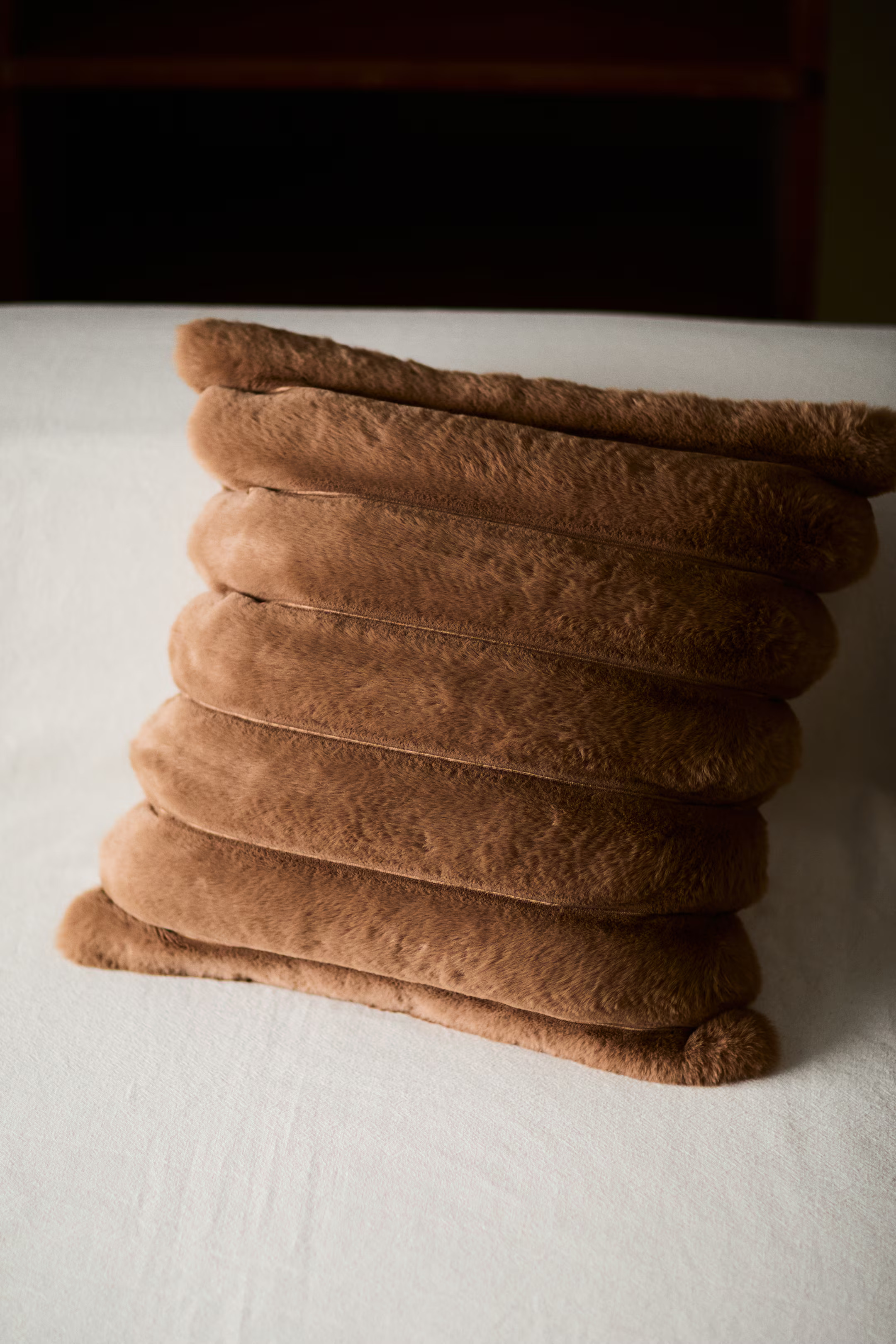 Fluffy cushion cover | H&M (UK, MY, IN, SG, PH, TW, HK)