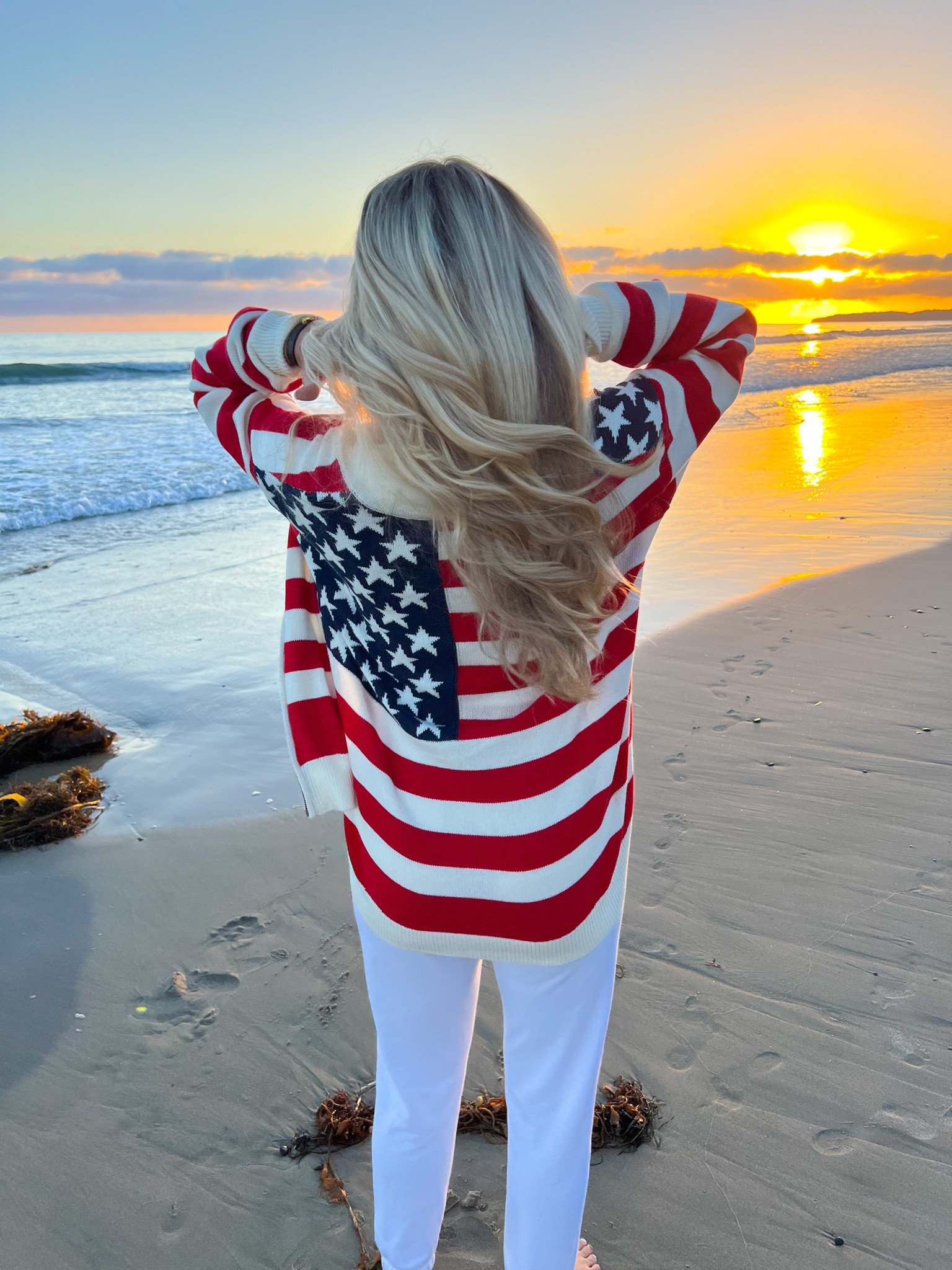 missing these California sunsets & Summer 
•
seriously one of my favorite sweaters!! linking this outfit over on stories & my liketoknow.it!!😍 
•
•
•


#LTKSeasonal #LTKHoliday #LTKU