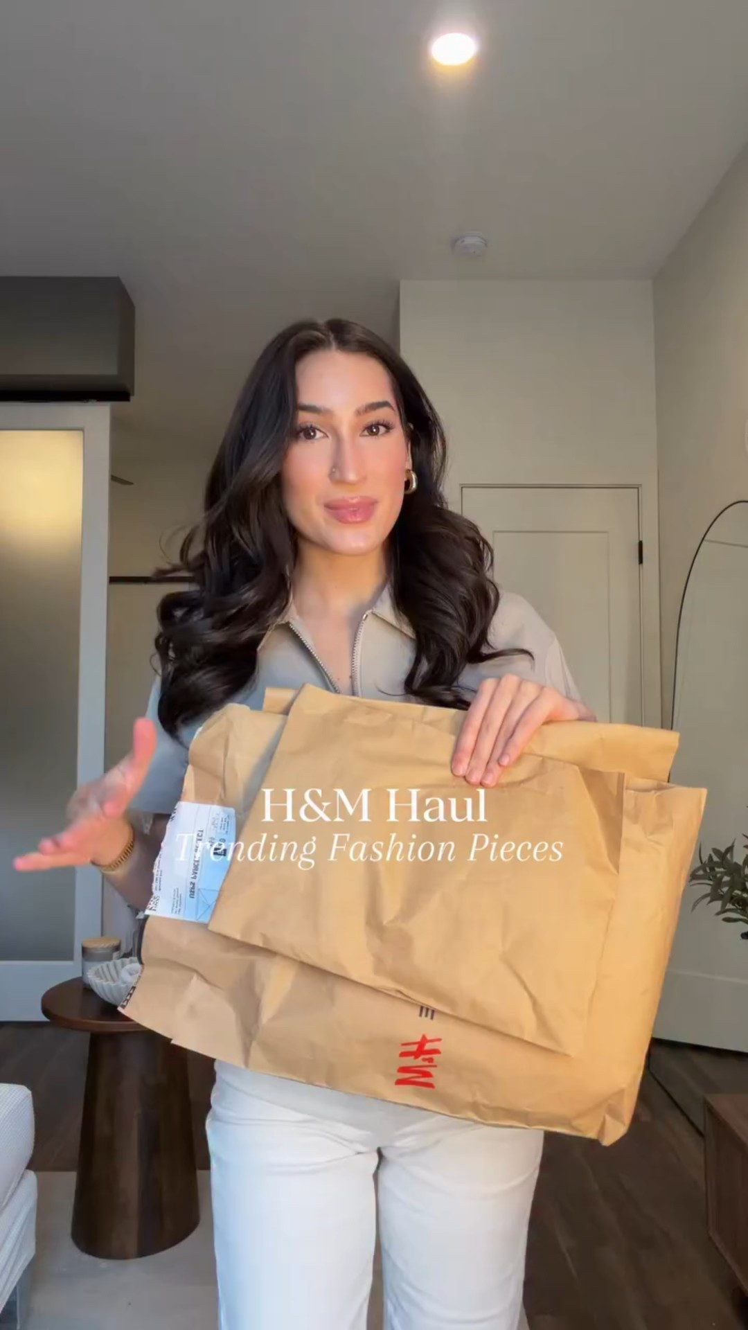 What do you think of the new asymmetrical lace bottom trend?
#styletrends #fashion #hmhaul #outfitinspo #fyp @hm