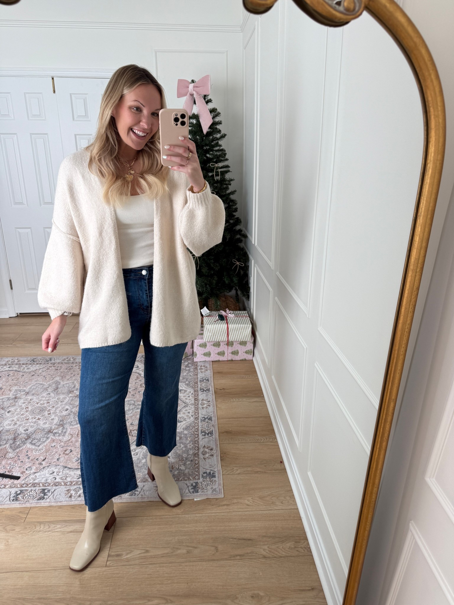 Oversized cardigan and jeans! Casual winter outfit - date night outfit 

#LTKHoliday #LTKMidsize #LTKSeasonal
