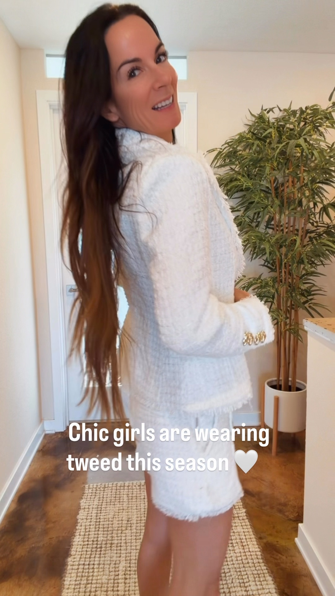 Chic called… and she’s obsessed with this set 🤍✨
The tweed blazer + button shorts combo is giving yacht club lunches, rooftop cocktails, and “where did you get that?” energy all in one look. The gold buttons, the texture, the fitttt… immediate must-have status.

Styled it with a simple black crop and fun accessories because this set deserves its moment 💁🏻‍♀️✨

Wearing XS

#NicoleColeeStyle #TweedSet #ChicStyle #LuxuryCasual #OOTDStyle

#LTKootd #LTKdayinmylife #LTKgrwm