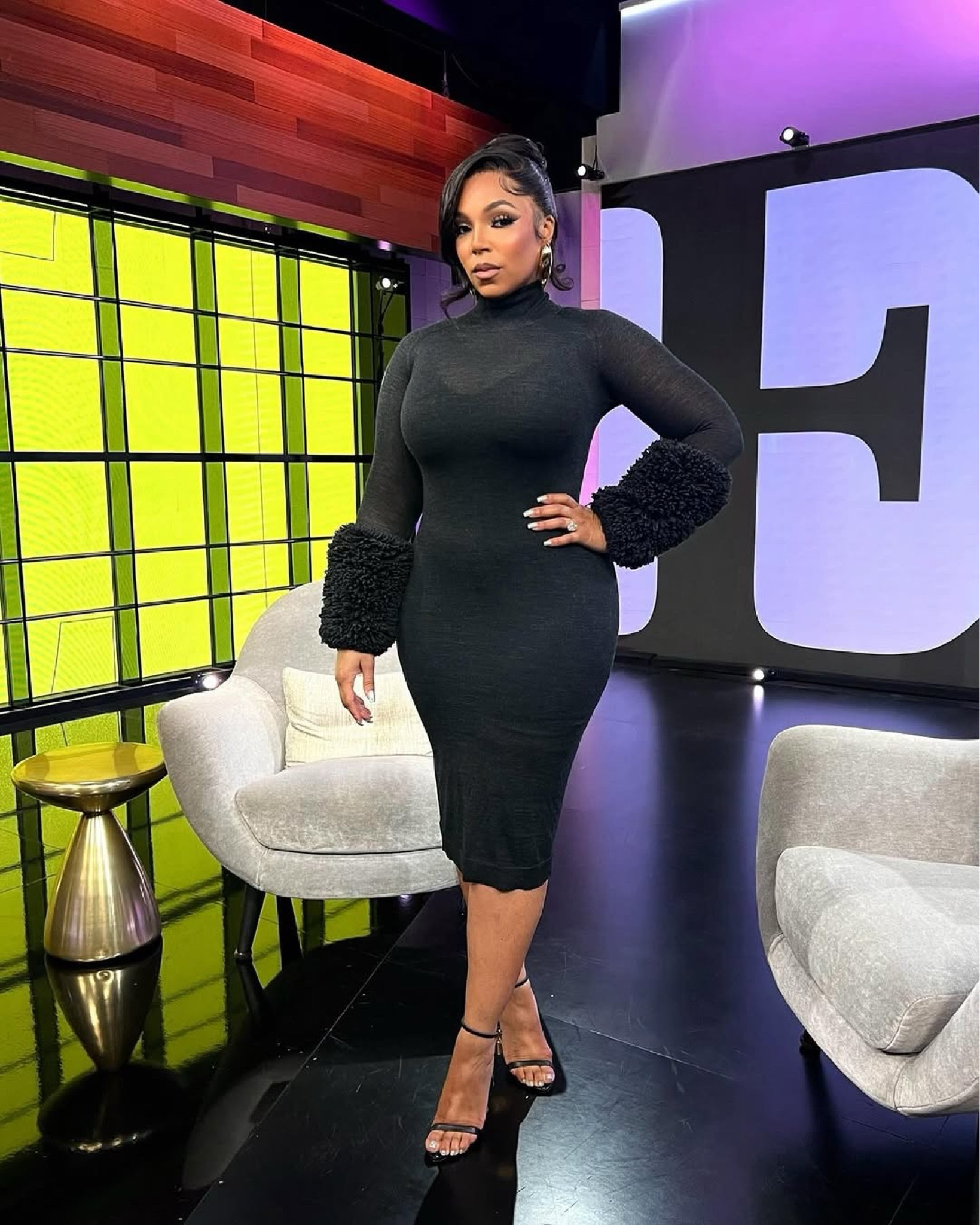 @ashanti did press for @noaddressmovie in a $3,090 @maisonalaia Dress , @alexisbittar Jewerly , and @tomford shoes , @styledbytimb . Hot! Or Hmm..? 
Find a link to purchase in our bio!
Mua : @erika_lapearl_mua 
Hair: @dhairiusnyc #ashanti #ashantifbd