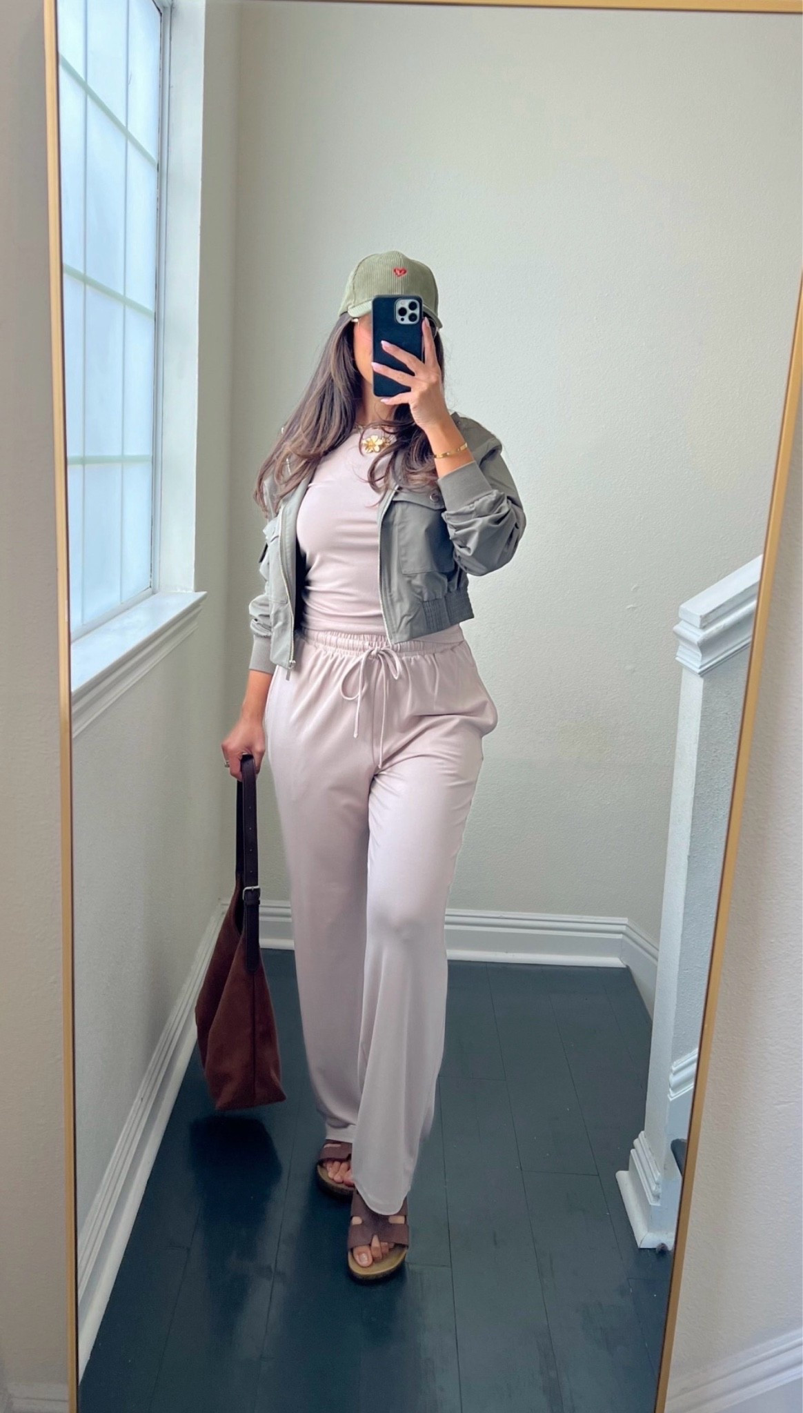 The softest two piece matching set!! Wearing medium, comes in other colors

#LTKootd #LTKMidsize #LTKSeasonal