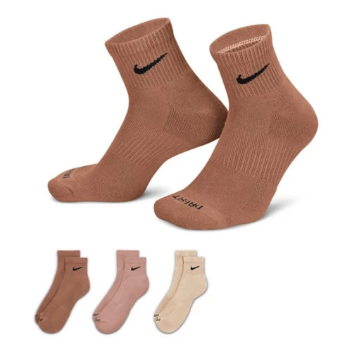 Adult Nike Everyday Plush Cushioned Training Ankle 3 Pack Quarter Fitness Socks | Scheels