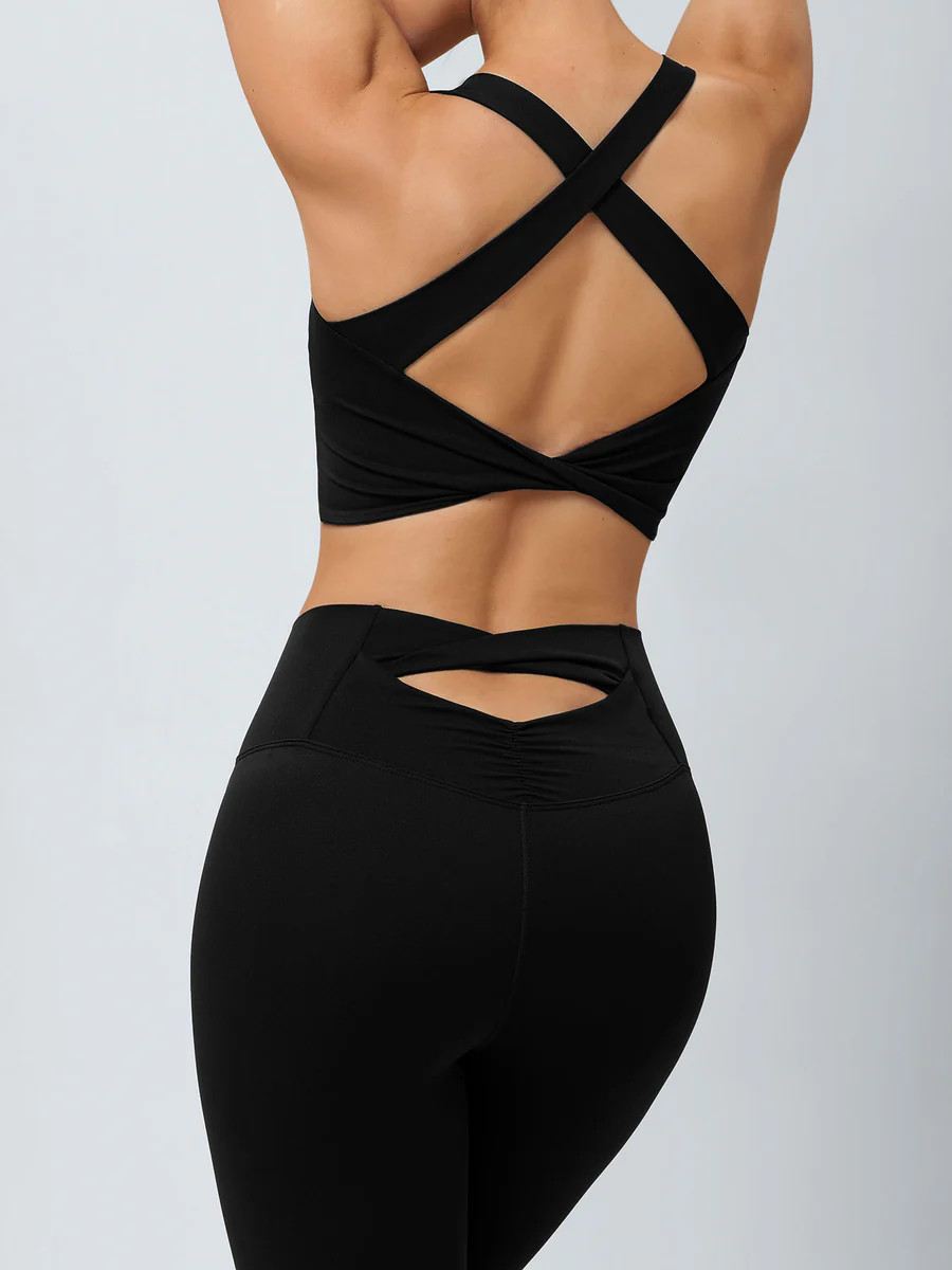 Black Twist X-Cross Sports Bra - Light Support - Sustainable Yoga Tops | BERLOOK | BERLOOK