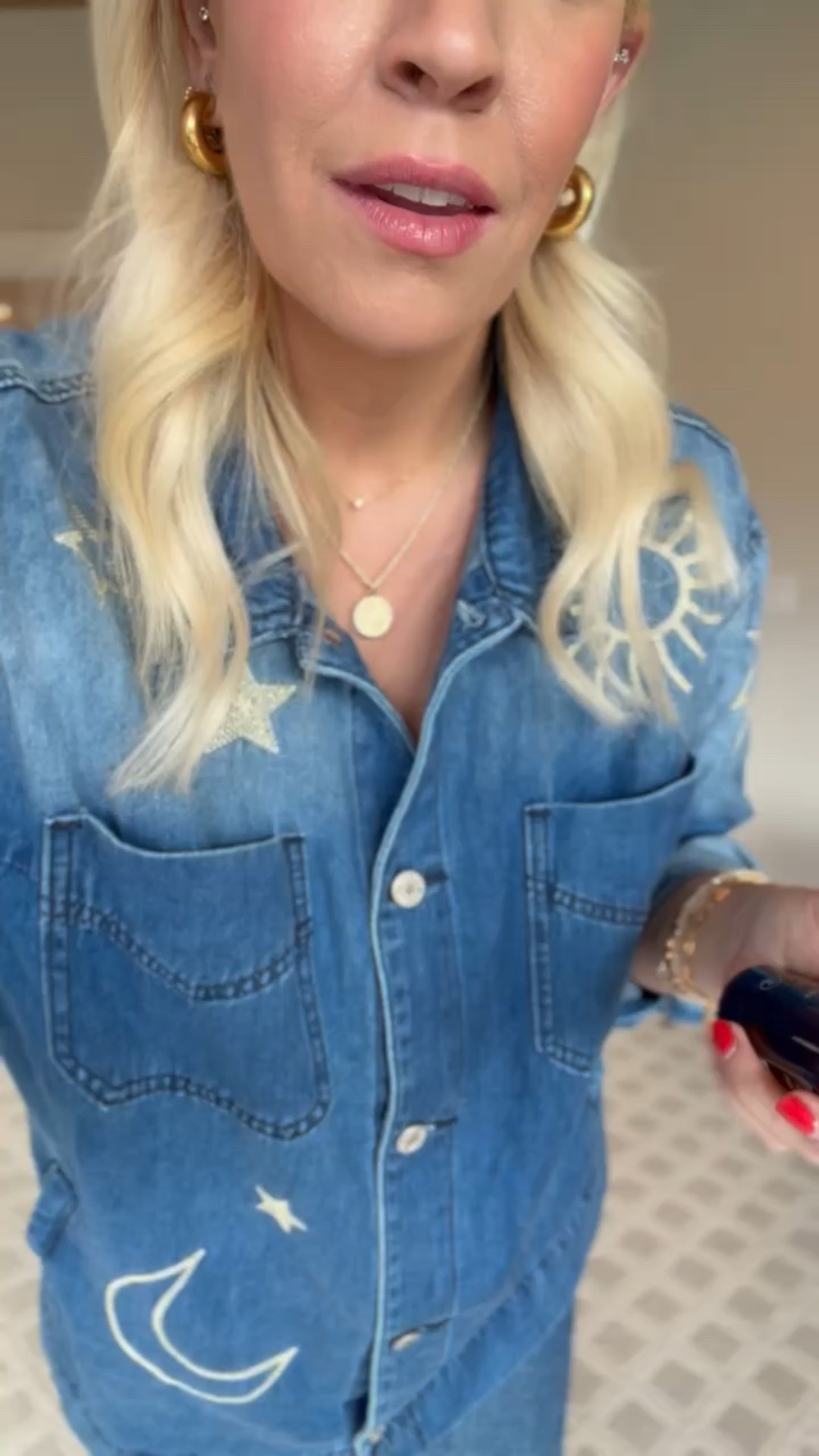 Face tanner I’m loving right now that would make the best stocking stuffer

#LTKFindsUnder50 #LTKBeauty #LTKGiftGuide