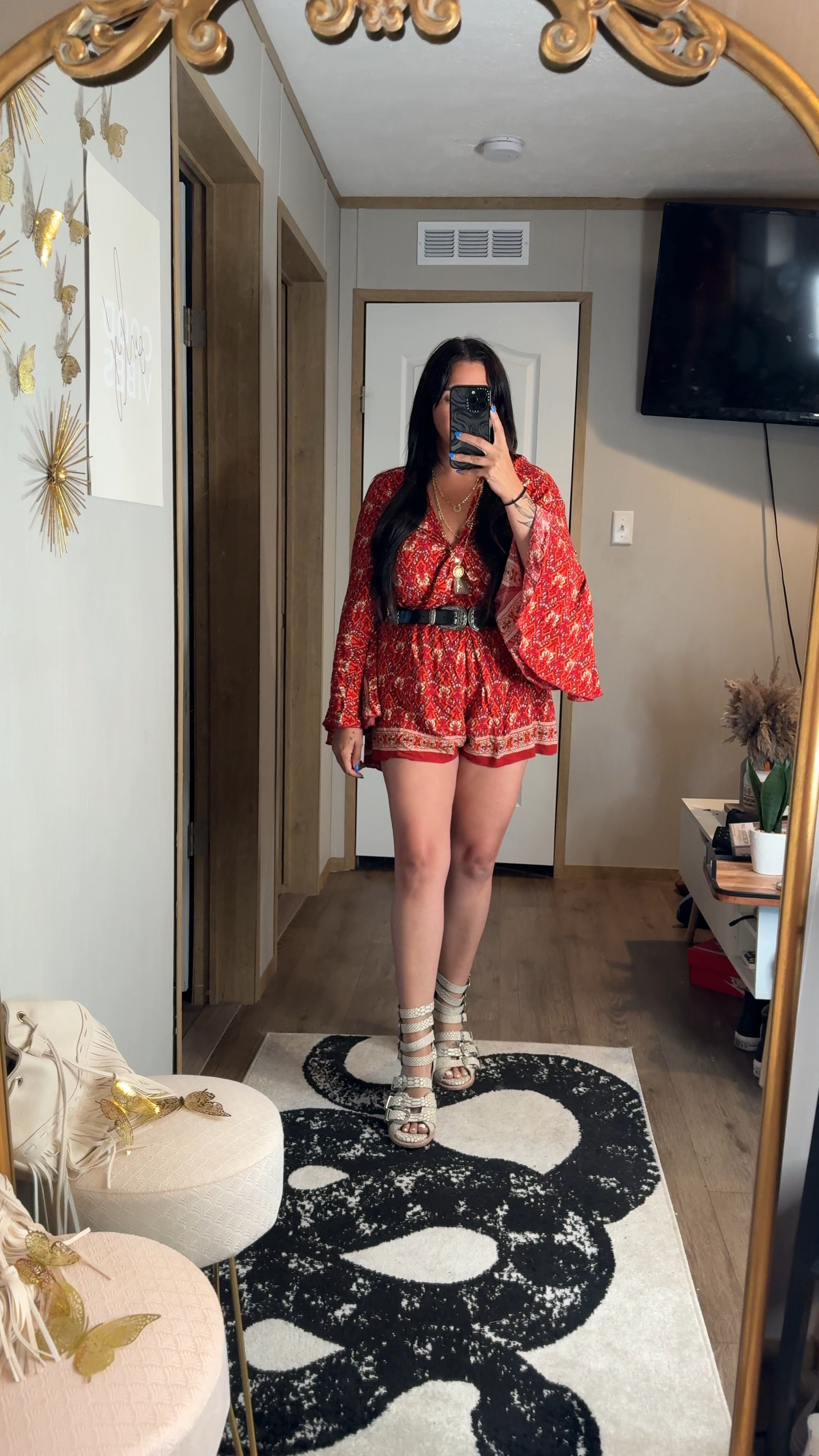 This is the country concert outfit that you need in your closet! 

Comment SHOP below to receive a DM with the link to shop this post on my LTK ⬇ https://liketk.it/4HZTP

#midsizefashioninspo #countryconcertoutfit #midsizeoutfits #plussizeladies 

Midsize style, midsize fashion, plus size fashion, plus size style, curvy fashion, Millenial mom, Millenial style, Millenial fashion, trendy style, boho western, boho style, boho western style

#LTKMidsize #LTKVideo #LTKStyleTip