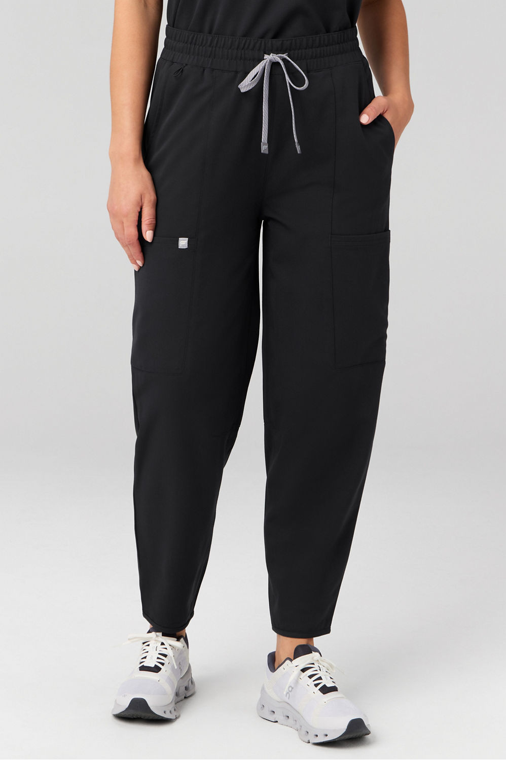 Ease Barrel Scrub Pant | Fabletics