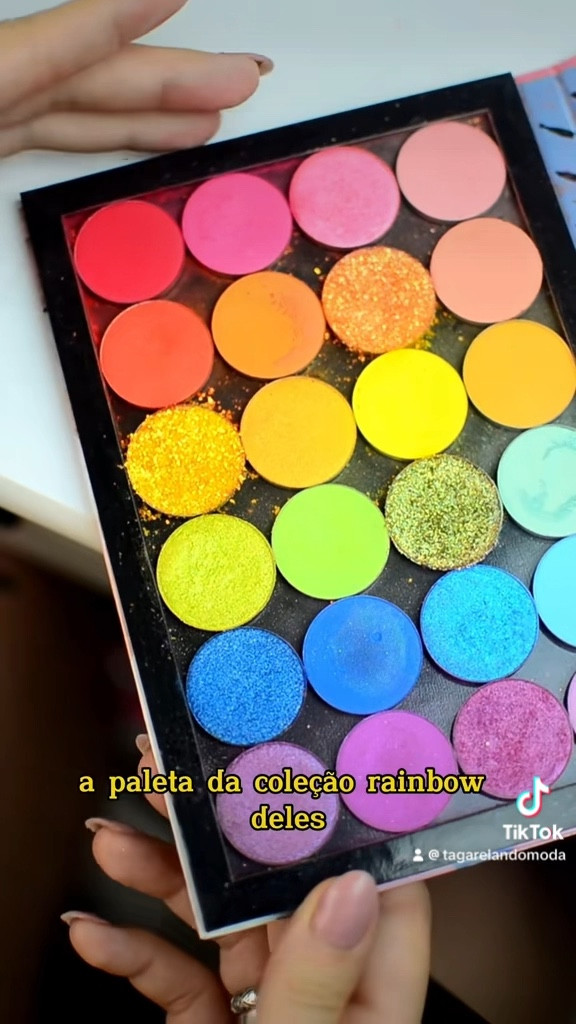 Como esfumar sombras coloridas na prática, deixando uma transição entre os tons mais suave 🥰🤌
#colourpoppalette #colourpop 

#LTKbrasil #LTKVideo #LTKbeauty