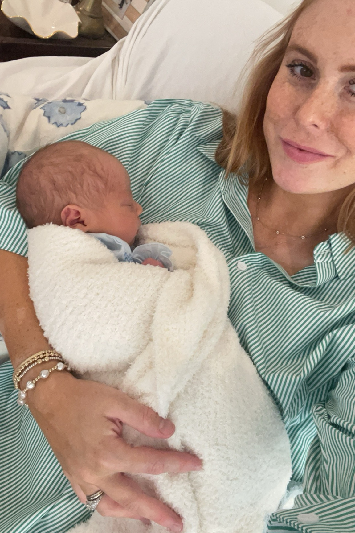 Day O N E postpartum!
Immediately put this on when I got home from the hospital. In a size Medium | under $35 

#LTKBump #LTKBaby #LTKFindsUnder50