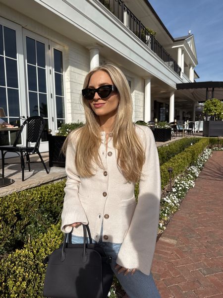 Montecito OOTD - the most perfect Jenni Kayne sweater yet, by far my fave (use code SE15 for 15% off)

Sizes worn here:
Sweater XS (TTS)
Jeans 23 (TTS)

#LTKtravel #LTKstyletip #LTKitbag