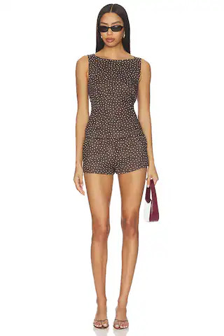 OBERTEIL MIT U-BOOT-AUSSCHNITT
                    
                    AEXAE | Revolve Clothing (Global)
