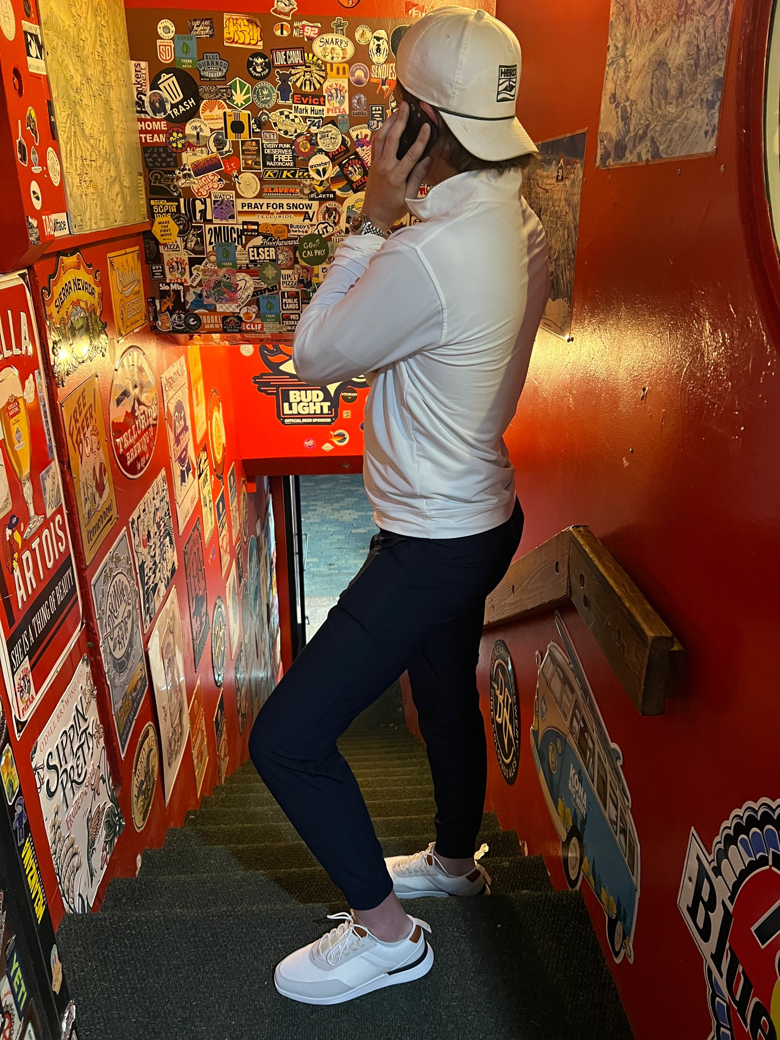 Trev’s athleisure fit for our first night in Aspen! Some of our favorite staple pieces and great gift ideas 🤍