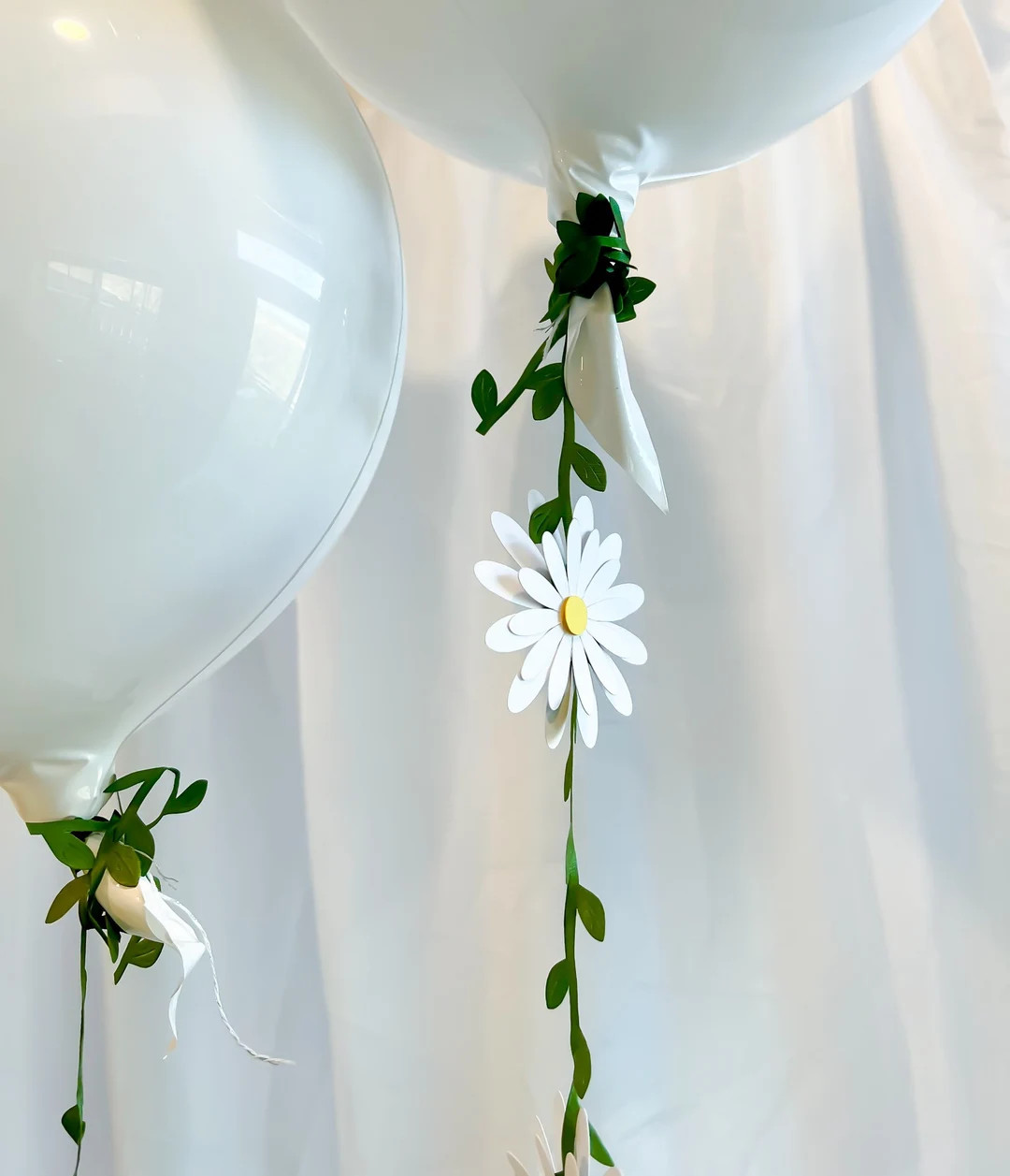 Daisy Chain Flower Balloon Tail/String/Garland/Vine for Birthdays, Showers, and Parties // 18 Col... | Etsy (US)