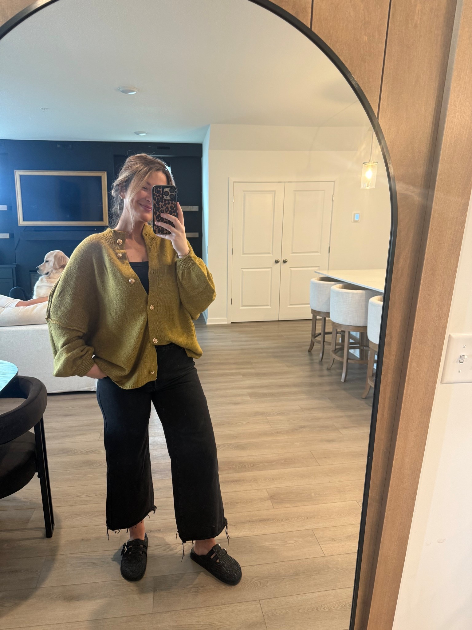 The best sweater!! I have it in so many other colors too 🤩 Peep Sunny 👀 #amazonfinds #abercrombie

#LTKFindsUnder50 #LTKootd #LTKFindsUnder100