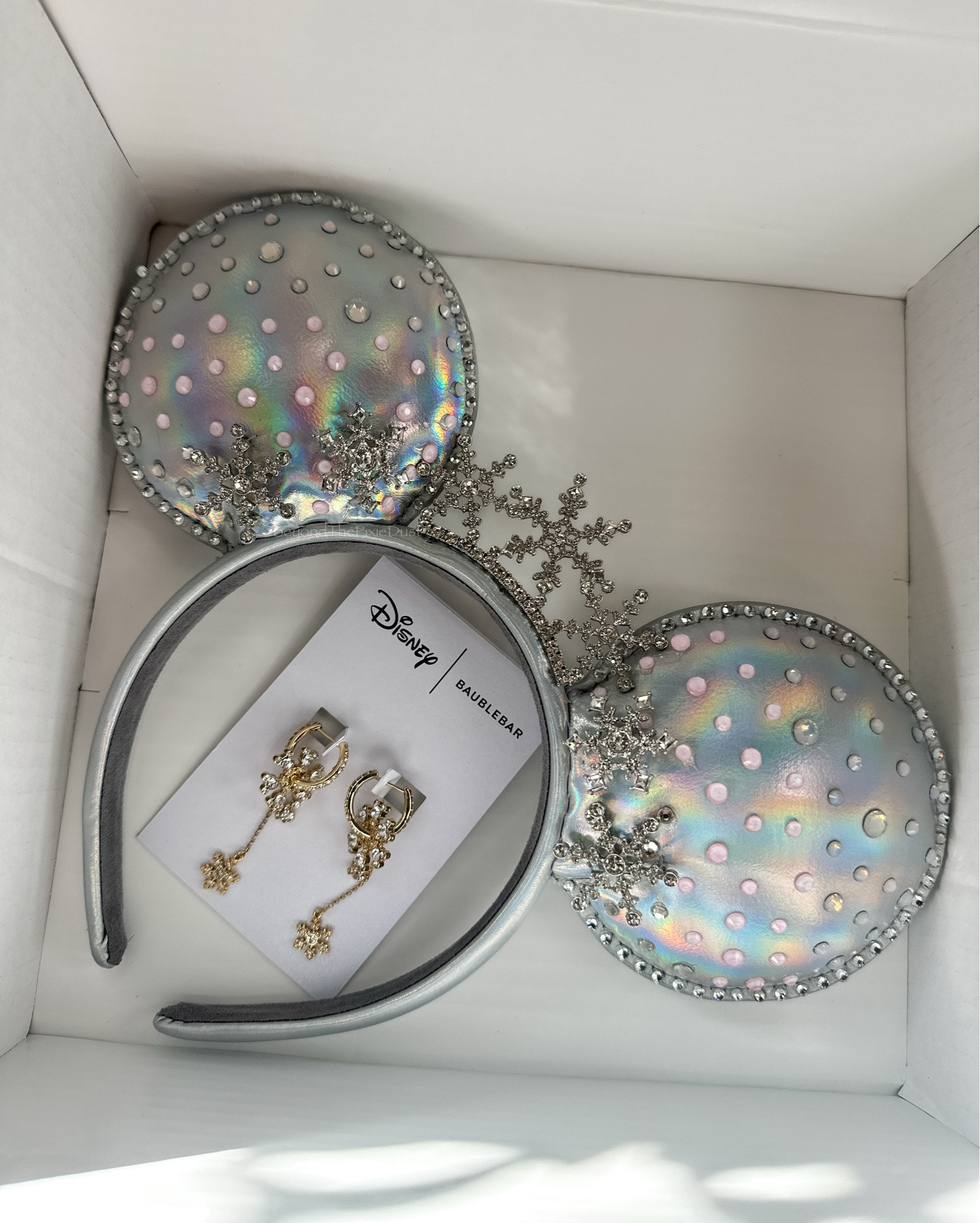 Get holiday-ready at the parks with the Disney x BaubleBar Holiday Lights Collection!  The Minnie Mouse Snowflake Headband & Disney Snowflake Hoop Earrings add sparkle to any festive Disney park day outfit. 

#LTKSeasonal #LTKGiftGuide #LTKHoliday