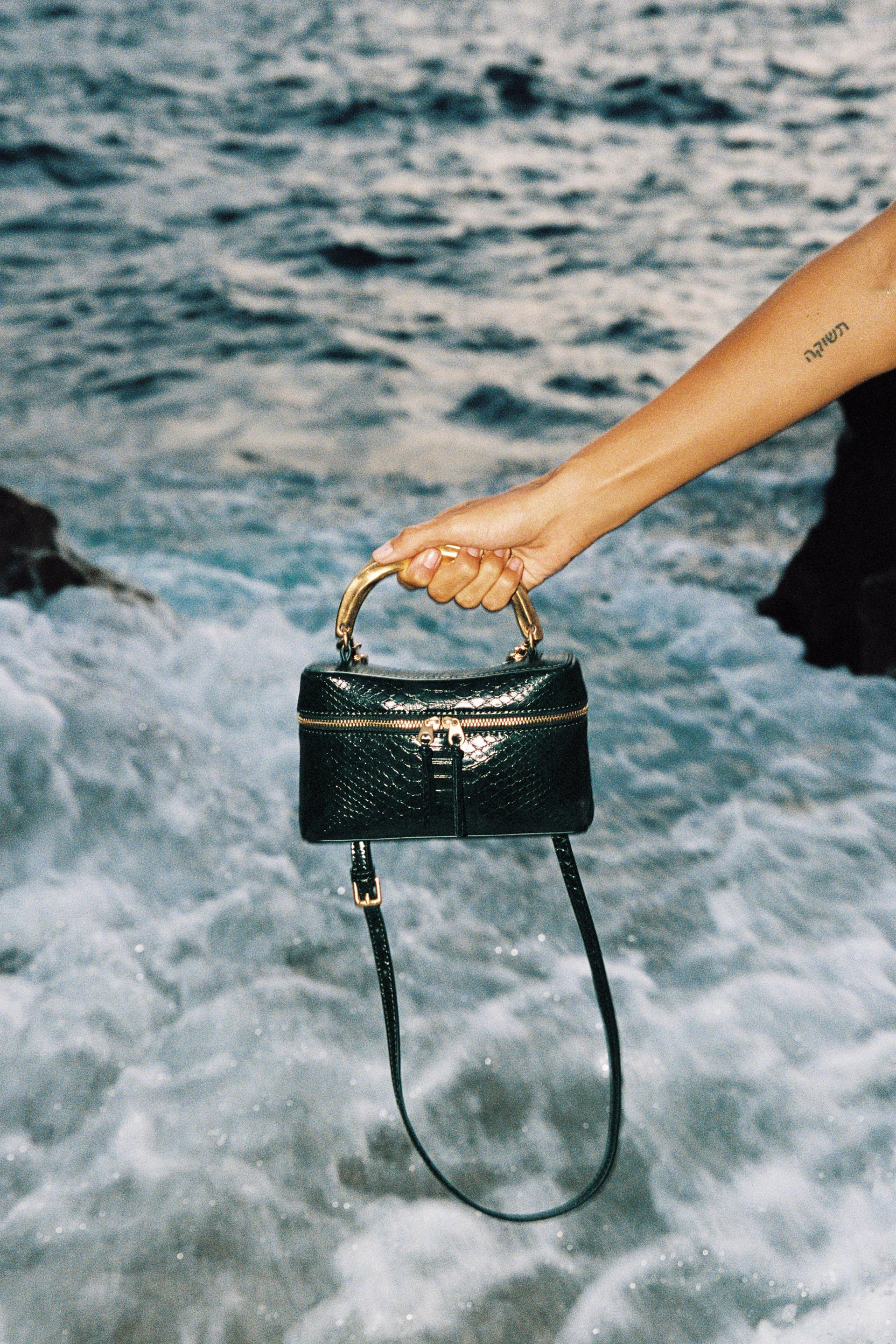 TEXTURED VANITY BAG - Green - ONE SIZE ONLY | Zara US