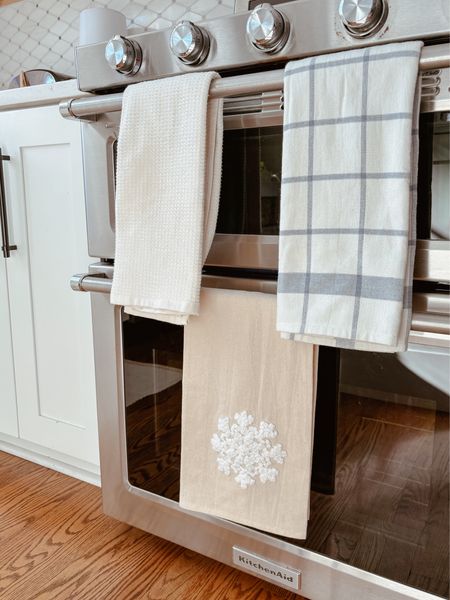 fluffy kitchen towels — these are soft & absorbent! the snowflake one is more for decoration. ❄️🤍

#LTKhome #LTKfindsunder50 #LTKSeasonal
