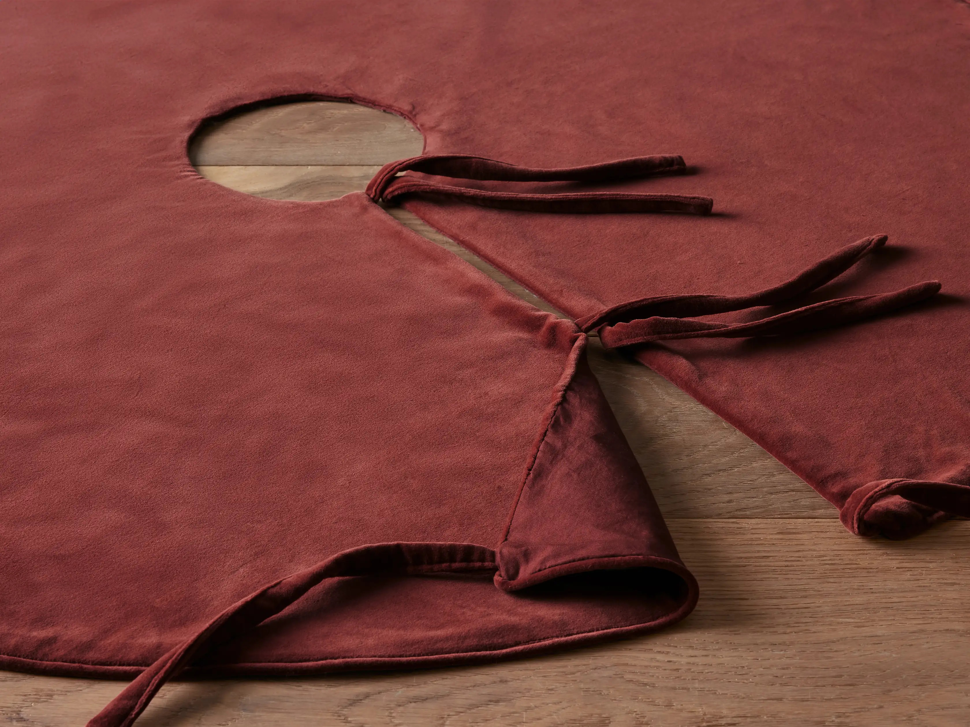 Velvet Tree Skirt | Arhaus