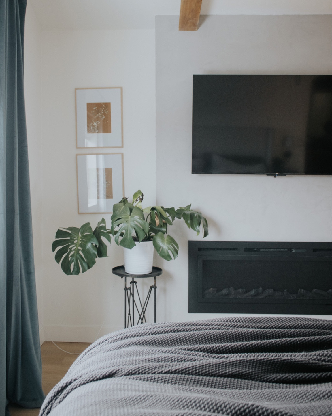 This blanket is no longer sold, but I linked some similar ones!

#LTKhome