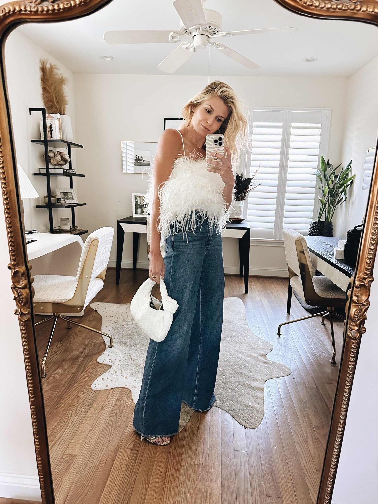 40% off my feather top at Banana Republic

#LTKHoliday #LTKSeasonal #LTKCyberWeek