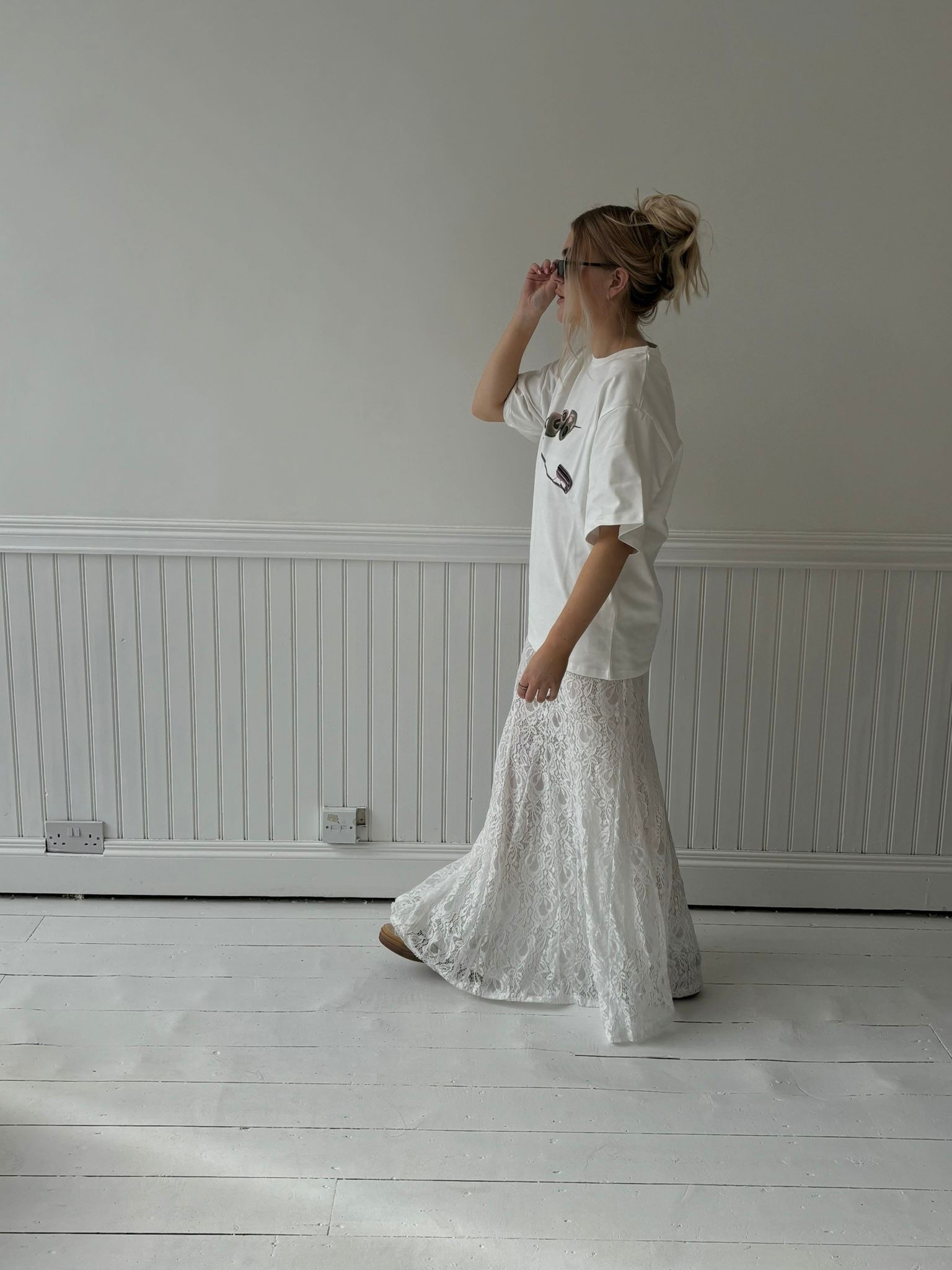 tee and lace combo all autumn🫒

-ootd , fashion, lace, skirt, tshirt 

#LTKautumn #LTKstyletip #LTKuk