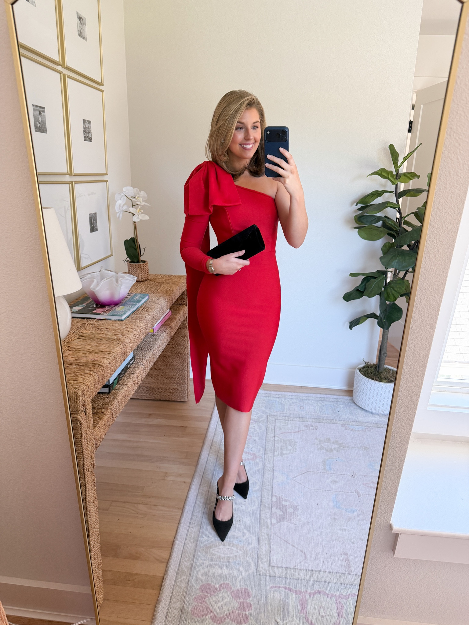 Holiday red party dress! Wearing a S!