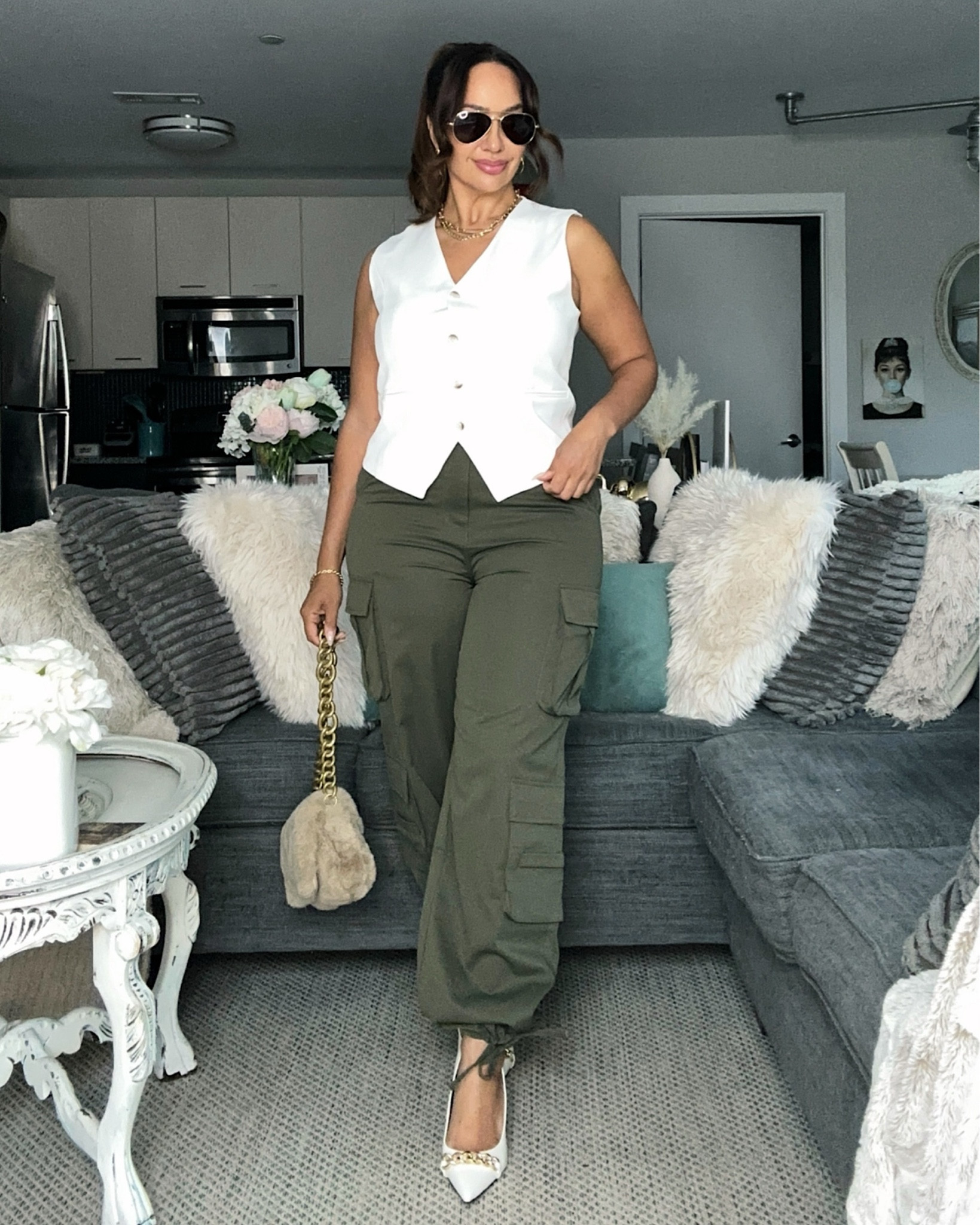 How to Style Baggy Cargo Pants 🤍

Sizing ⬇️

5’3 
155 lbs
Size 8 
Bust: 34DDD/36DD
Waist: 28”
Hips: 43”
Wearing Size M in the vest and L in the pants 

#cargopants 
#cargopantsoufit 
#cargopantsoutfit 
#outfitinspo 
#outfitideas 
#curvyfashion 

work outfit, teacher outfit 

#LTKStyleTip #LTKWorkwear #LTKFindsUnder50