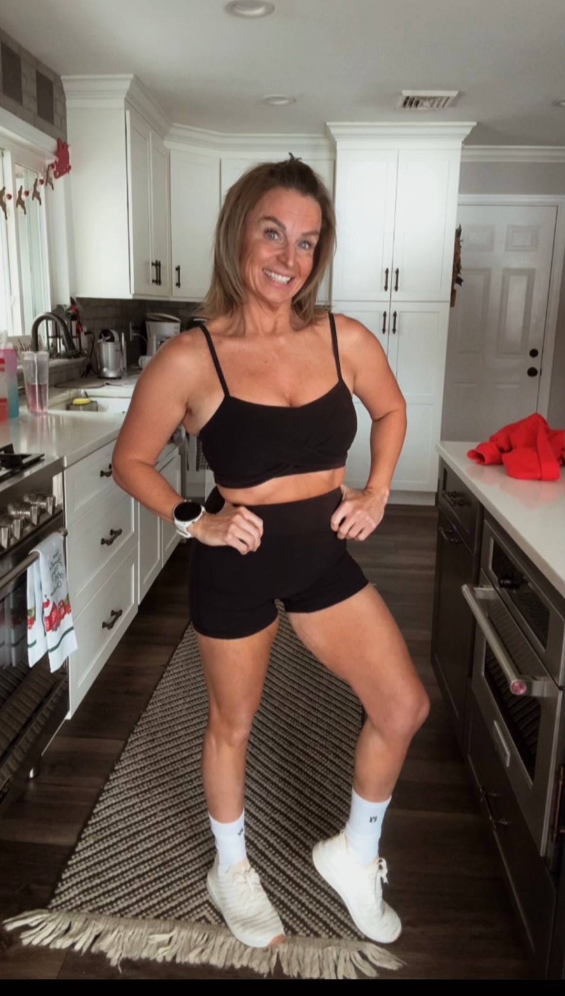 Buffbunny does BLACK!! 
All size medium 

#LTKootd #LTKActive #LTKOver40