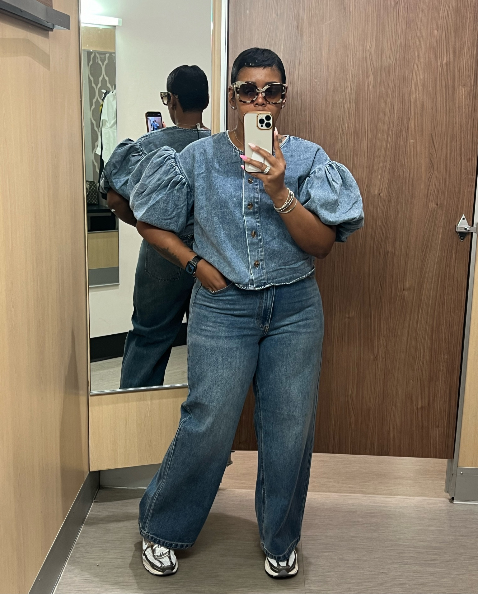 Denim on denim 

#LTKMidsize #LTKWorkwear #LTKStyleTip