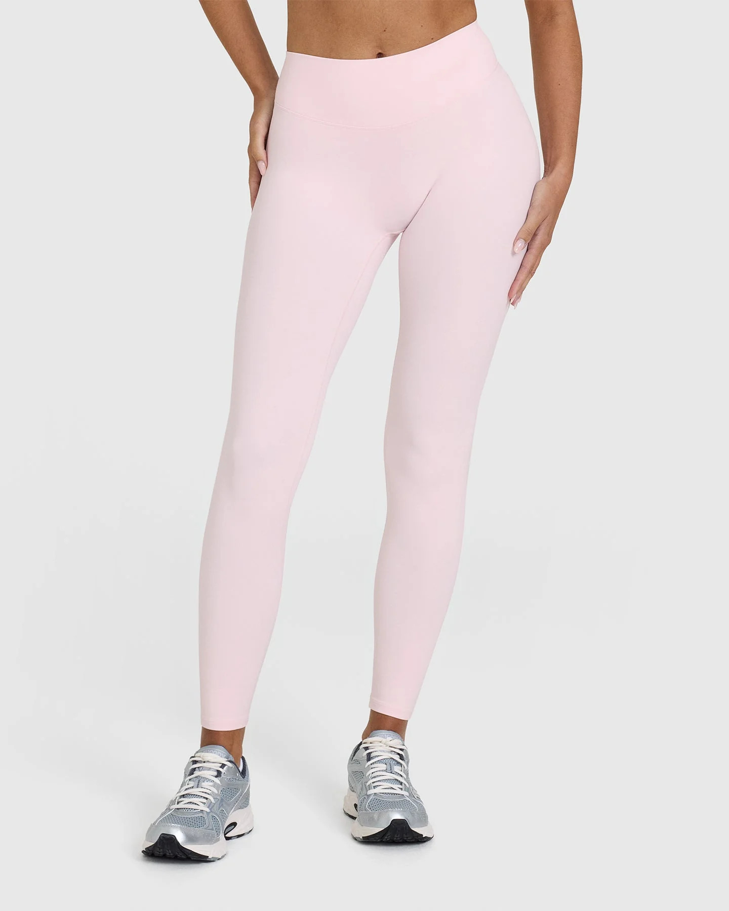 SoftMotion™ Leggings with White Logo 
 Ballet Pink | Oner Active (UK / US)