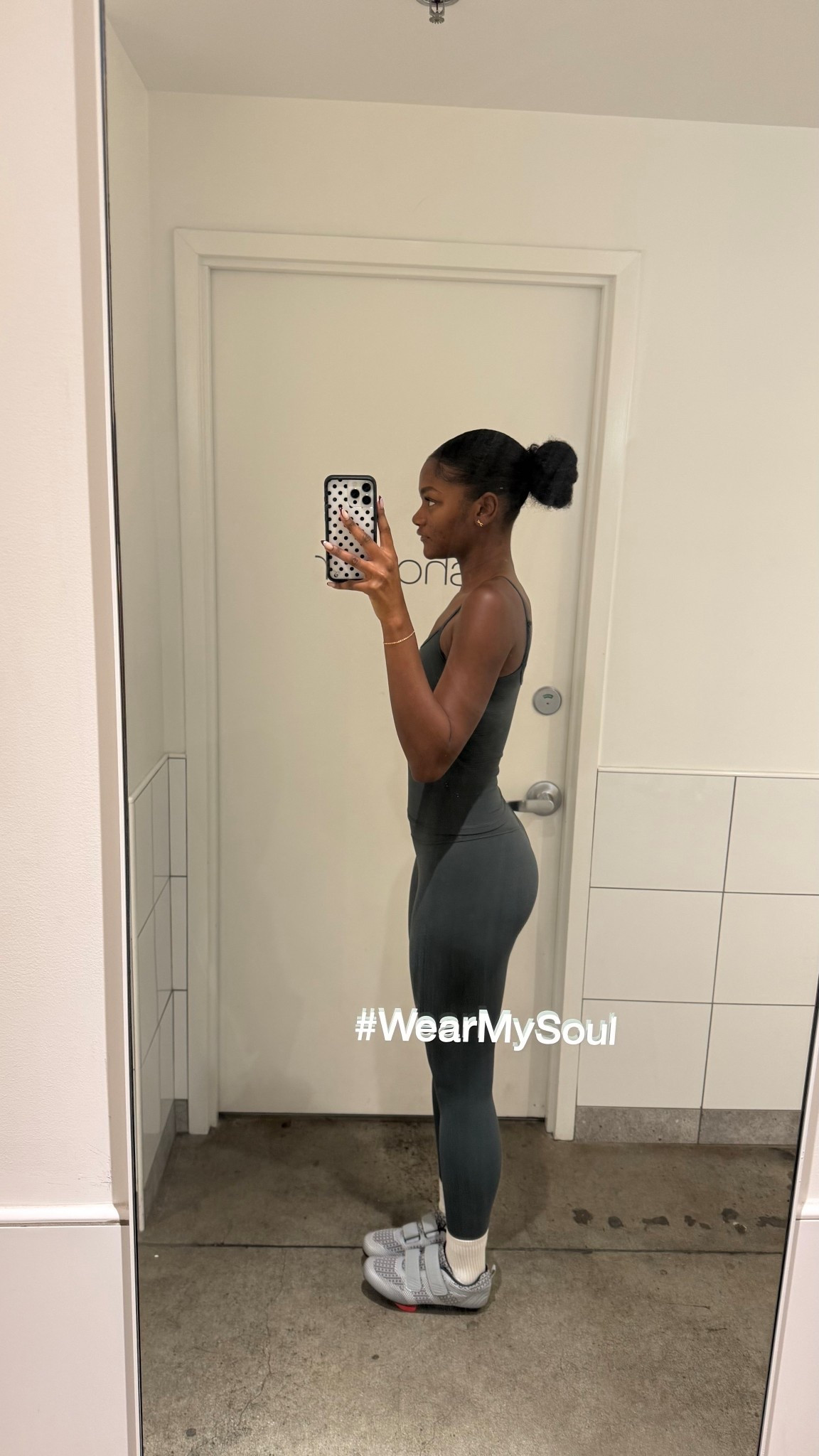 Beautiful hunter green butter soft workout set 🦚