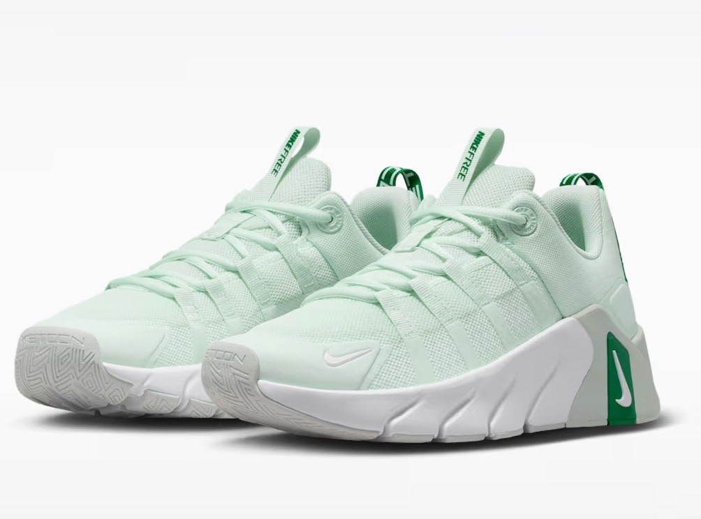 A new Metcon and they’re GREEN?! Ahhh I need!! #nike #crosstraining 