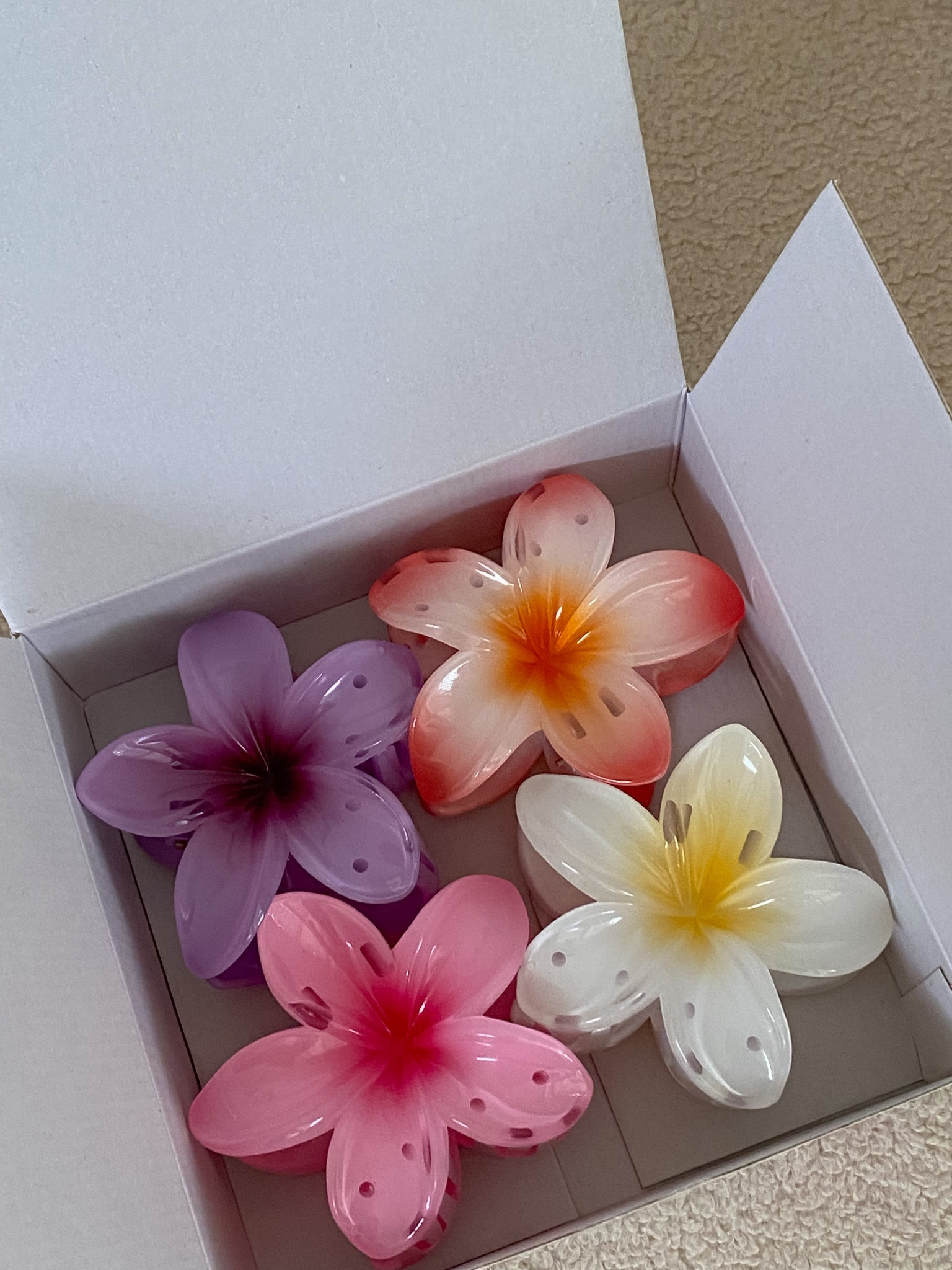 Looking for trendy hibiscus claw clips? Here are some of the BEST ones I’ve found for summer 🌺🫧🤍

pictured: set of 4 from Amazon ~ my absolute favorites :)

[flower clips, trendy accessories, summer vibes, coconut girl, coastal cowgirl, beach vacation outfit, beachy ootd, hair accessory] 


#LTKFind #LTKstyletip #LTKunder50