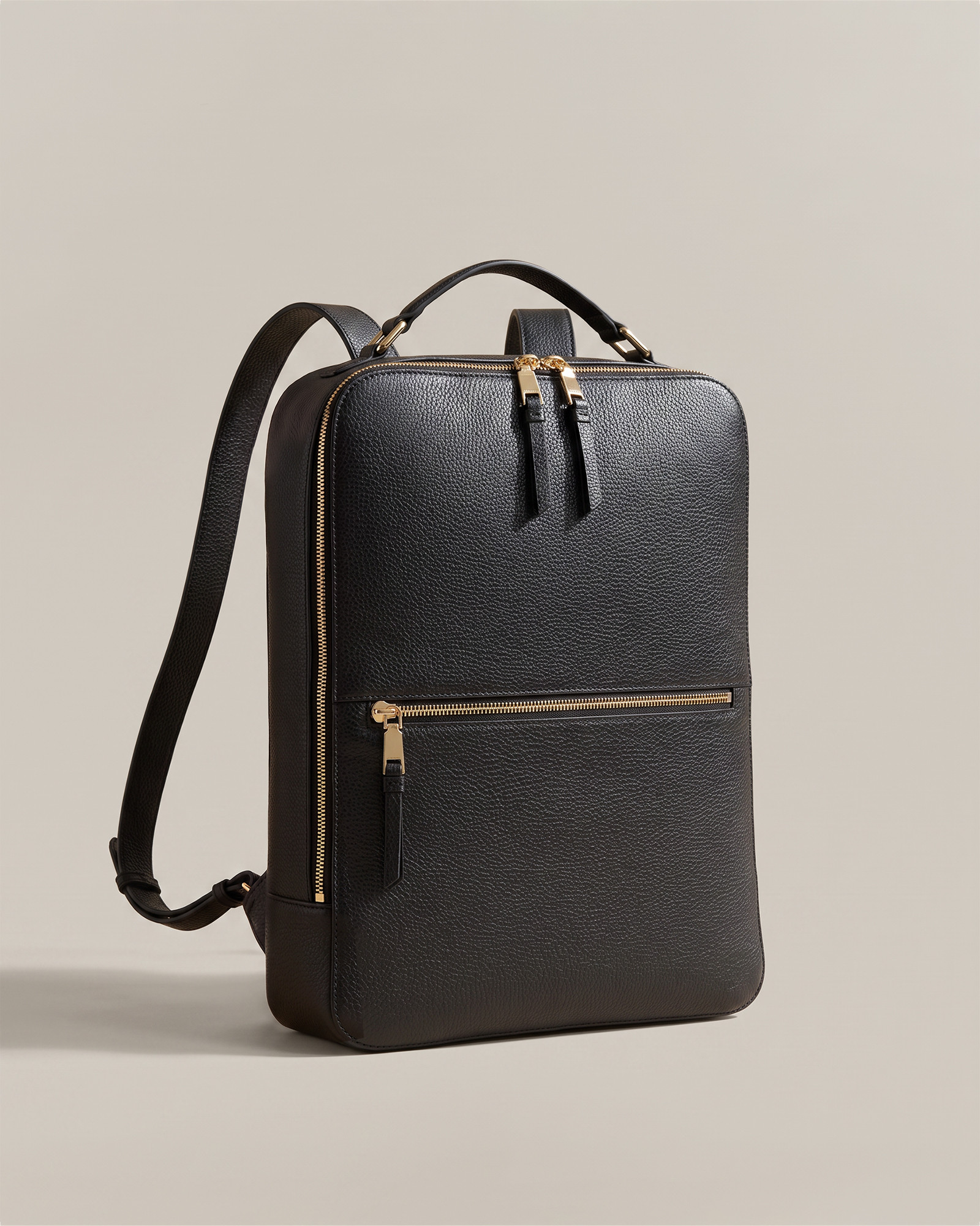 Quince | Women's Marlow Laptop Backpack in Black, Italian Leather | Quince