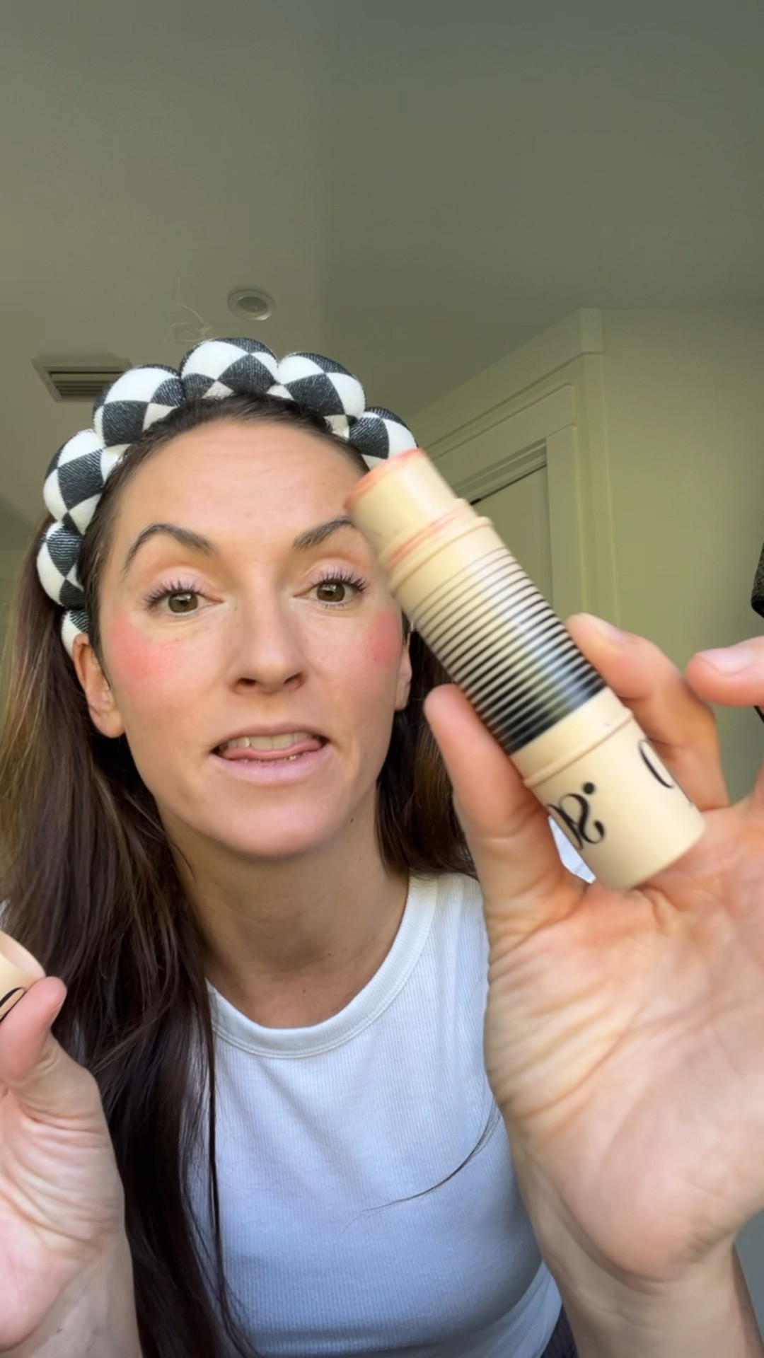 5 minute make up

#LTKBump #LTKFamily #LTKBeauty