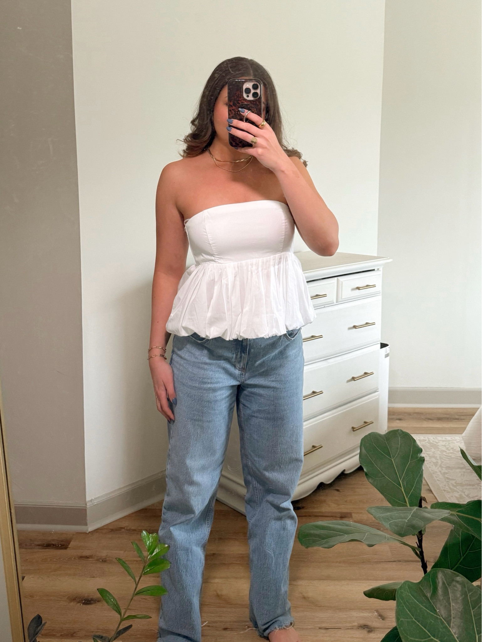 can’t wait to wear this bubble hem top! The perfect spring & summer date night outfit essential

Size S in the strapless bubble hem top
Size 28L in the low rise baggy jeans

date night / white top / strapless top / white shirt / strapless shirt / bubble hem top / Abercrombie jeans 

#LTKFindsUnder50 #LTKSeasonal #LTKFindsUnder100