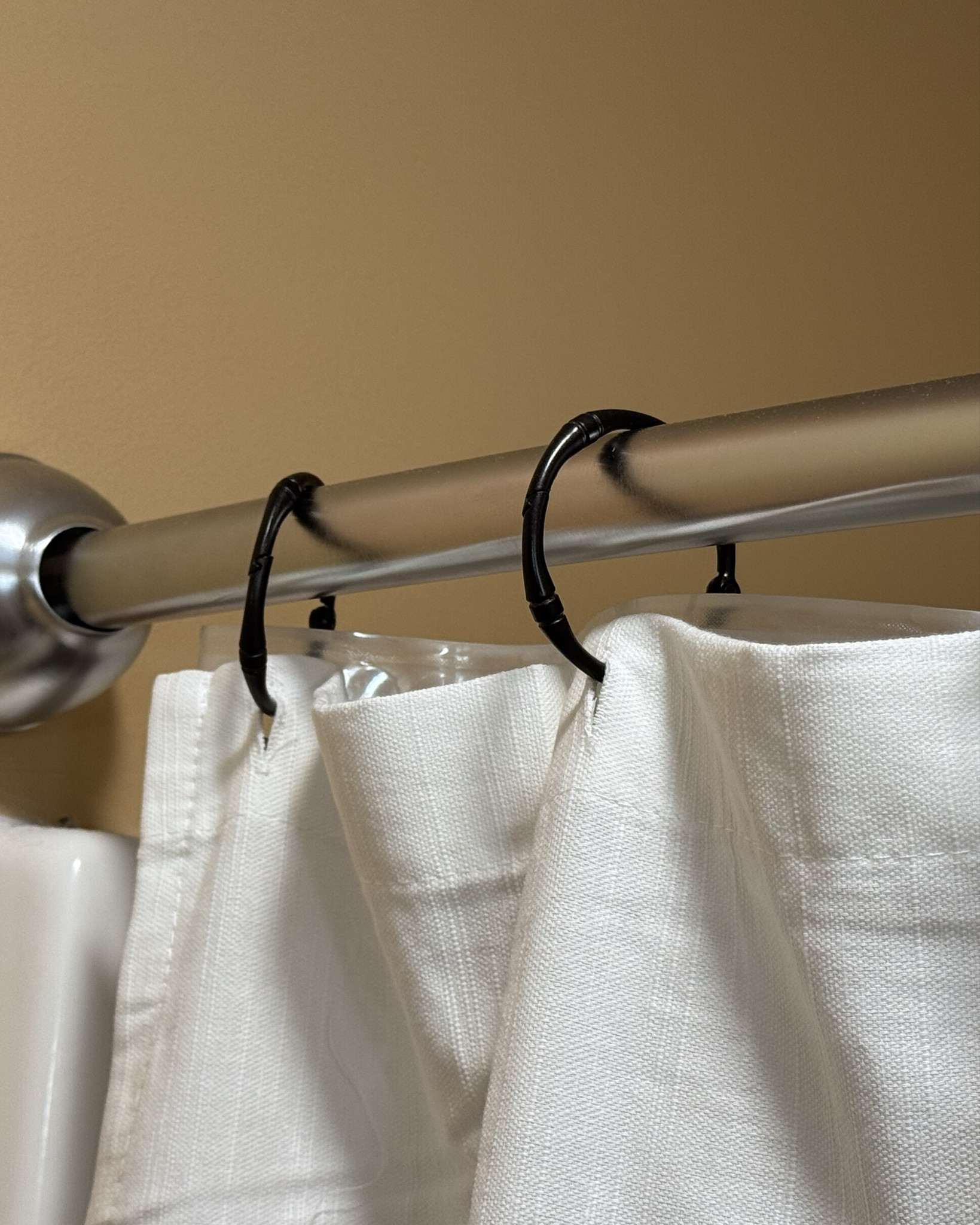 Little bathroom remodel🫶🏼✨ 
#curvedrod #lowes #homedepot 

#LTKHome #LTKStyleTip