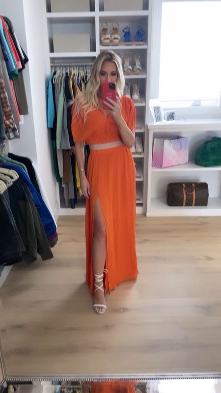 This Chelsea set from Revolve is unreal. You know I love incorporating color into spring and summer! 

spring outfit l matching set l summer set l crop top l long skirt l summer outfit 