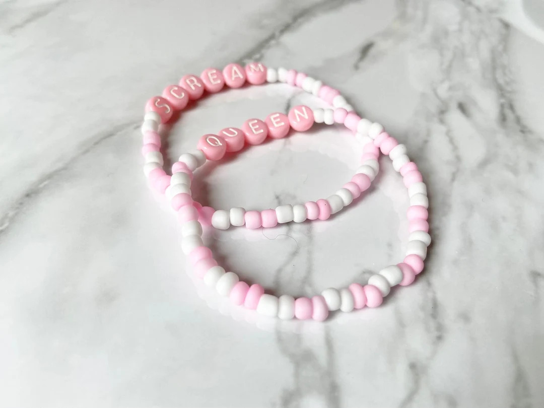 Scream queen bracelet set| Gift for Halloween fan. Pink Halloween. | Etsy (US)
