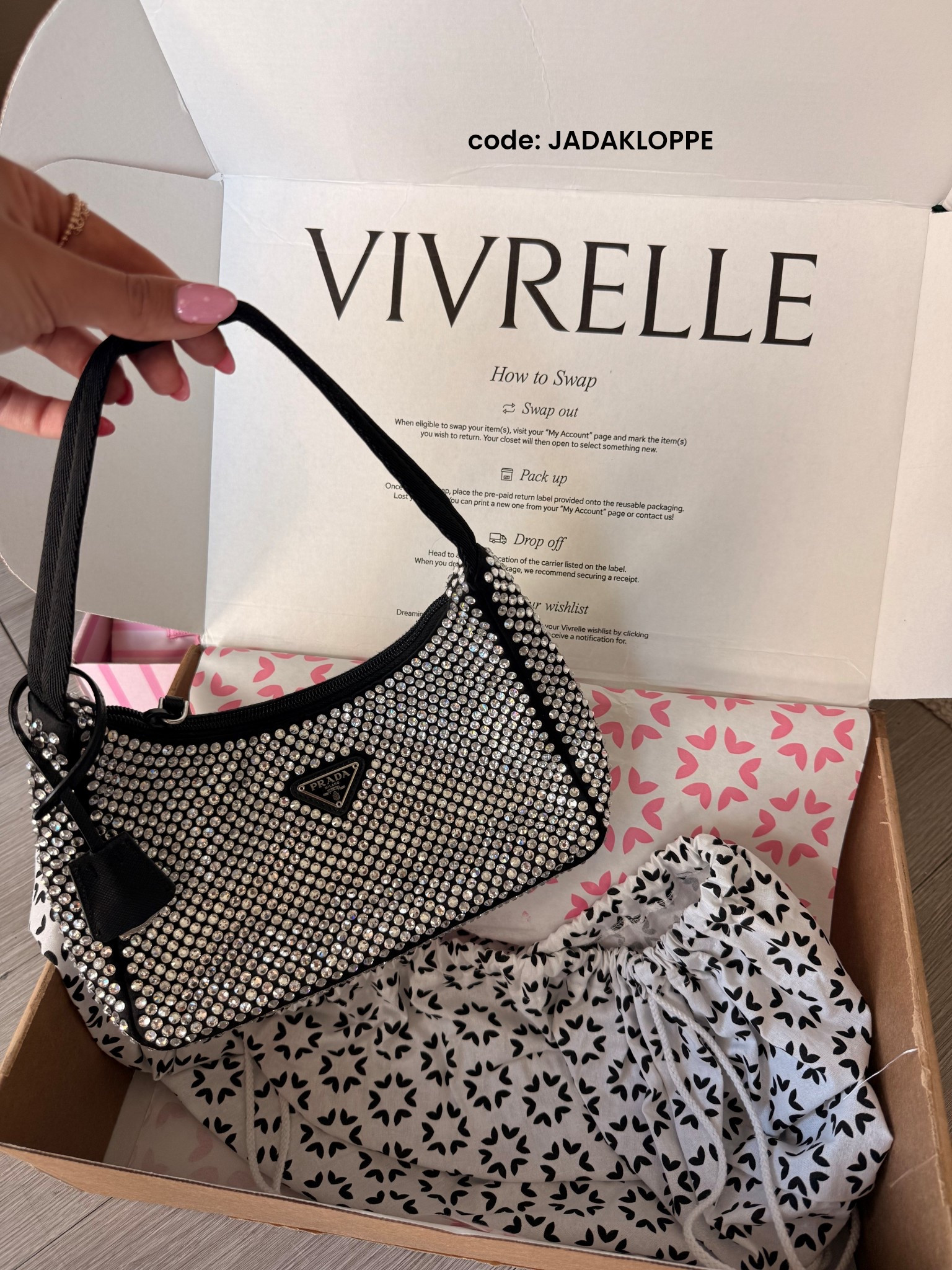 this designer bag moment 🤍✨

obsessed with being able to switch up my bags every month—this one is from my Vivrelle membership @Vivrelle 

use code JADAKLOPPE for your first month free 💕

everything is linked for you 🤍

#LTKootd #LTKSeasonal #LTKTravel