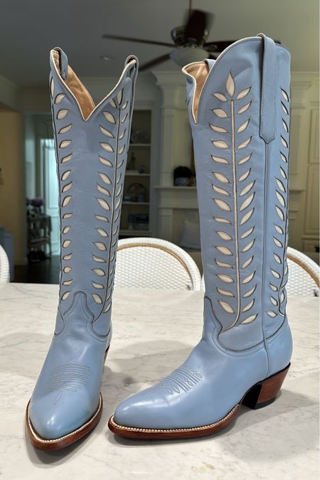 Petite Paloma boots - code: HILLARY10