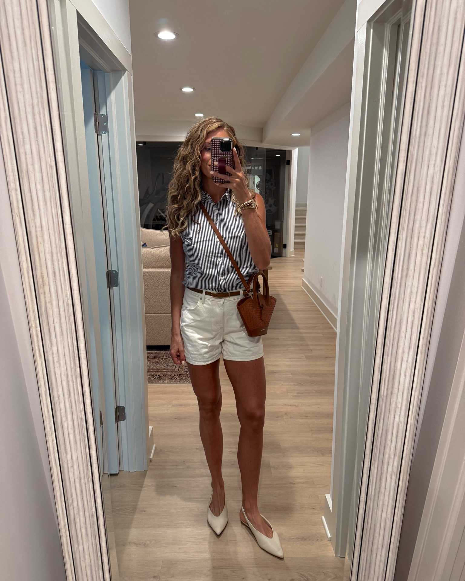 Small in top and short run tts. If anything there are a little more room in shorts but you can fasten the cinch part to make the waist tighter




Cinch waist shorts. @levi