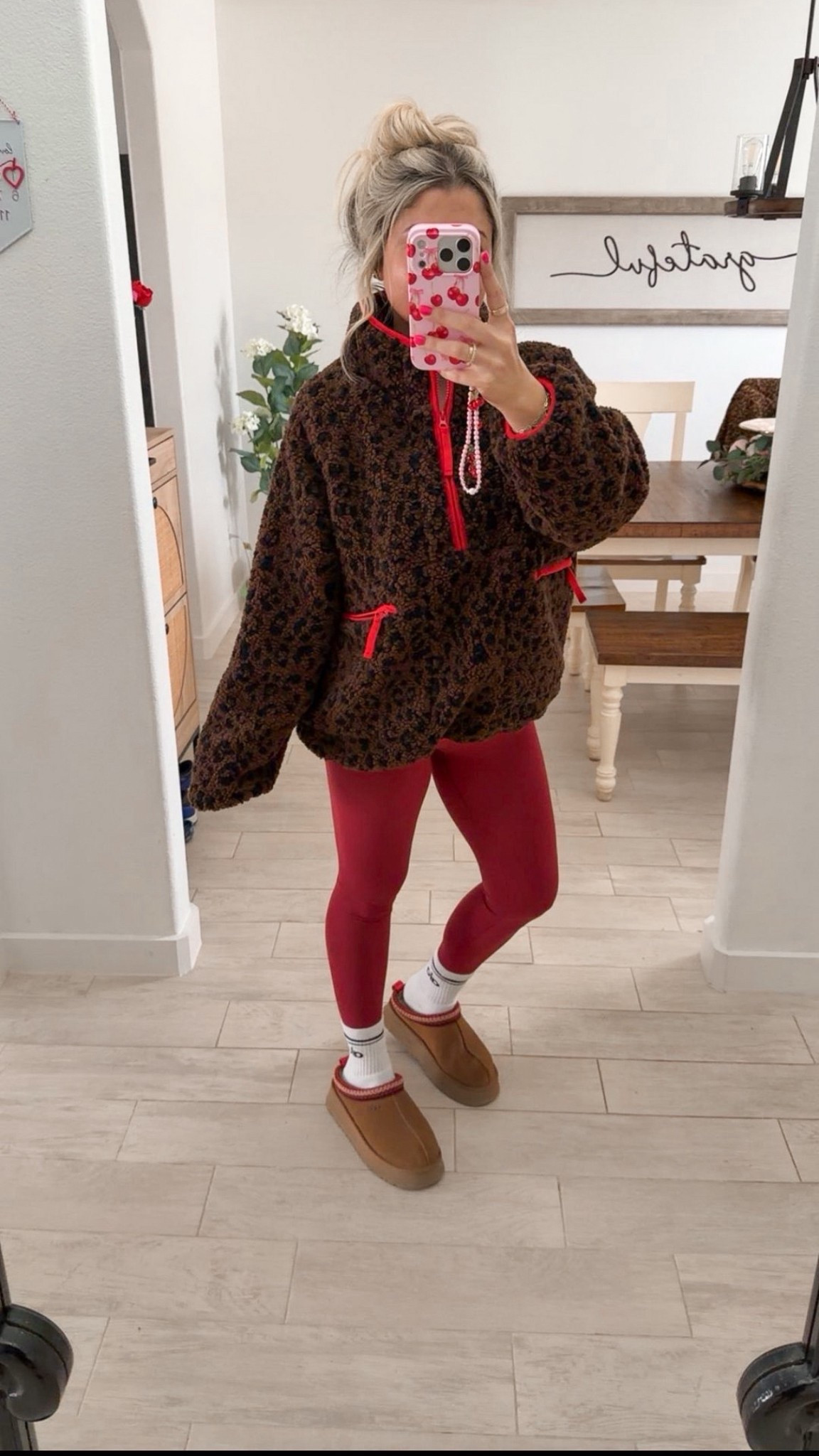 Comfy ootd 
Fleece zip up large
Leggings small
Uggs tts

#LTKootd