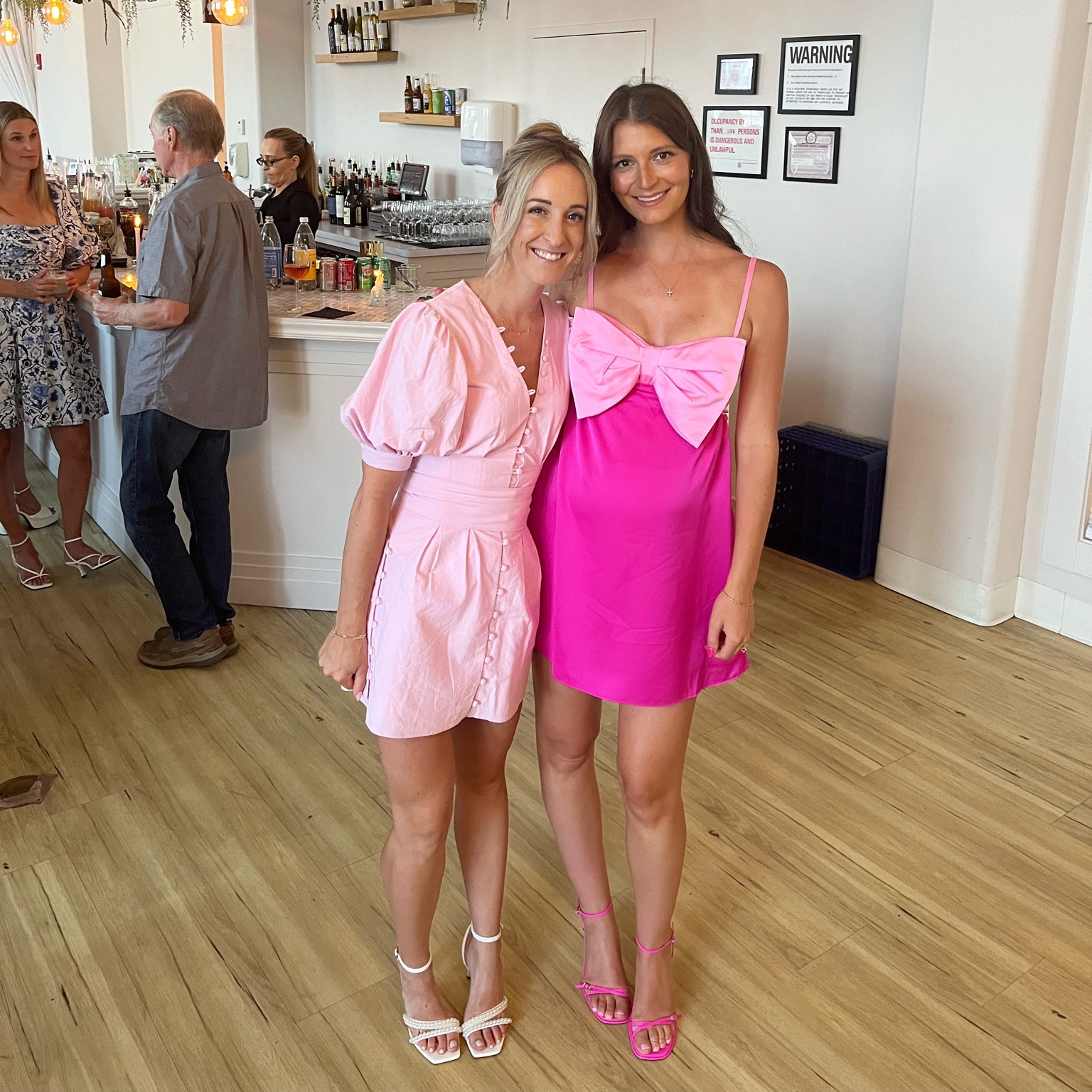 Bump friendly dress 
Size large 💕